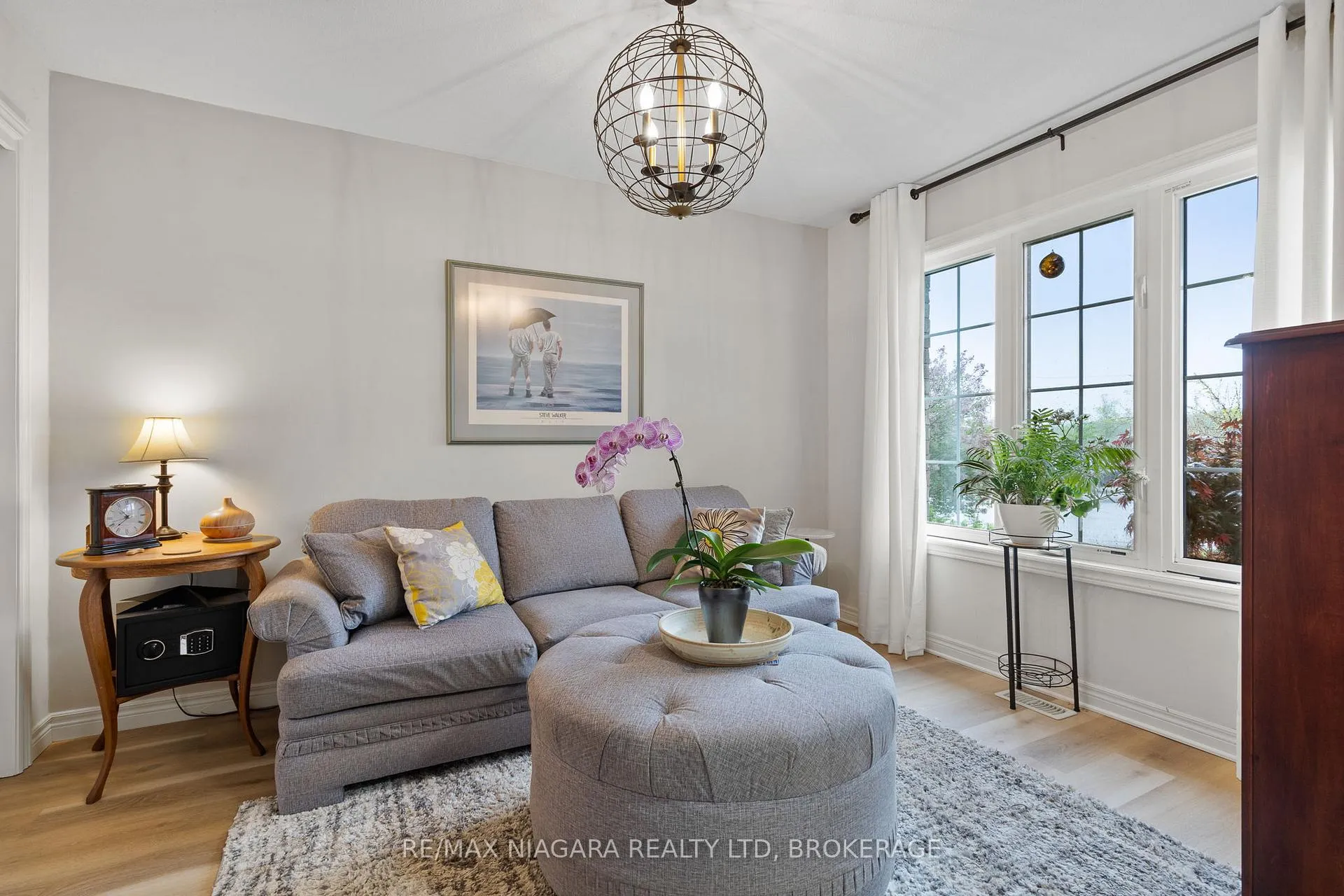 Photo 5 of 149 Roselawn Crescent, Welland, Coyle Creek — HOMEH