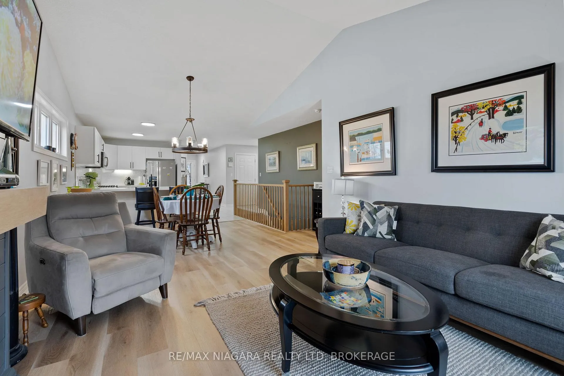 Photo 12 of 149 Roselawn Crescent, Welland, Coyle Creek — HOMEH