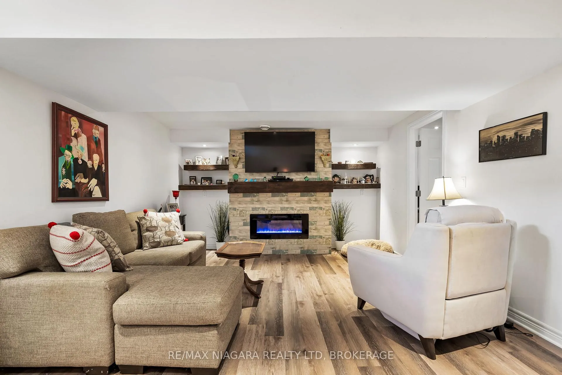 Photo 20 of 149 Roselawn Crescent, Welland, Coyle Creek — HOMEH