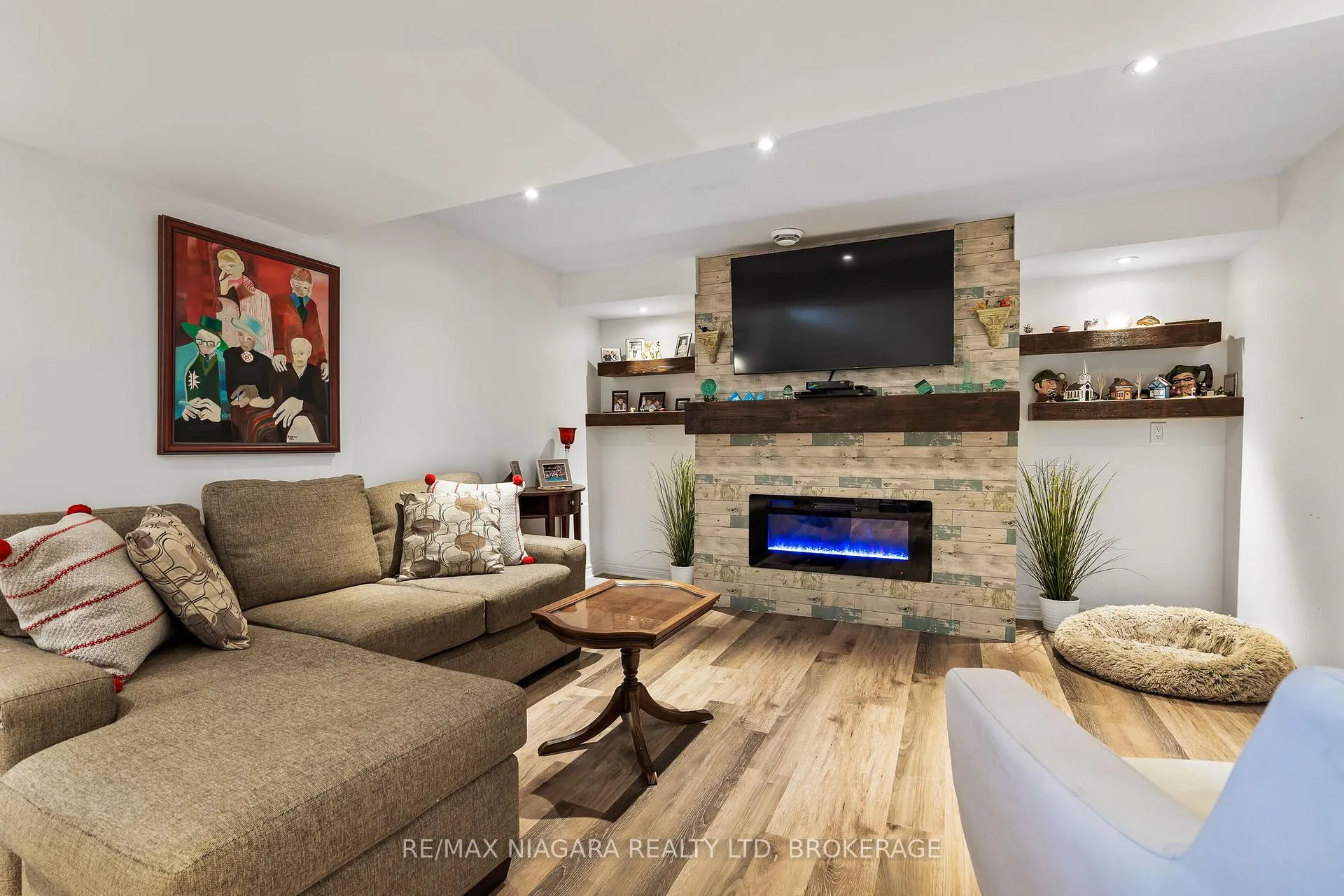 Photo 21 of 149 Roselawn Crescent, Welland, Coyle Creek — HOMEH