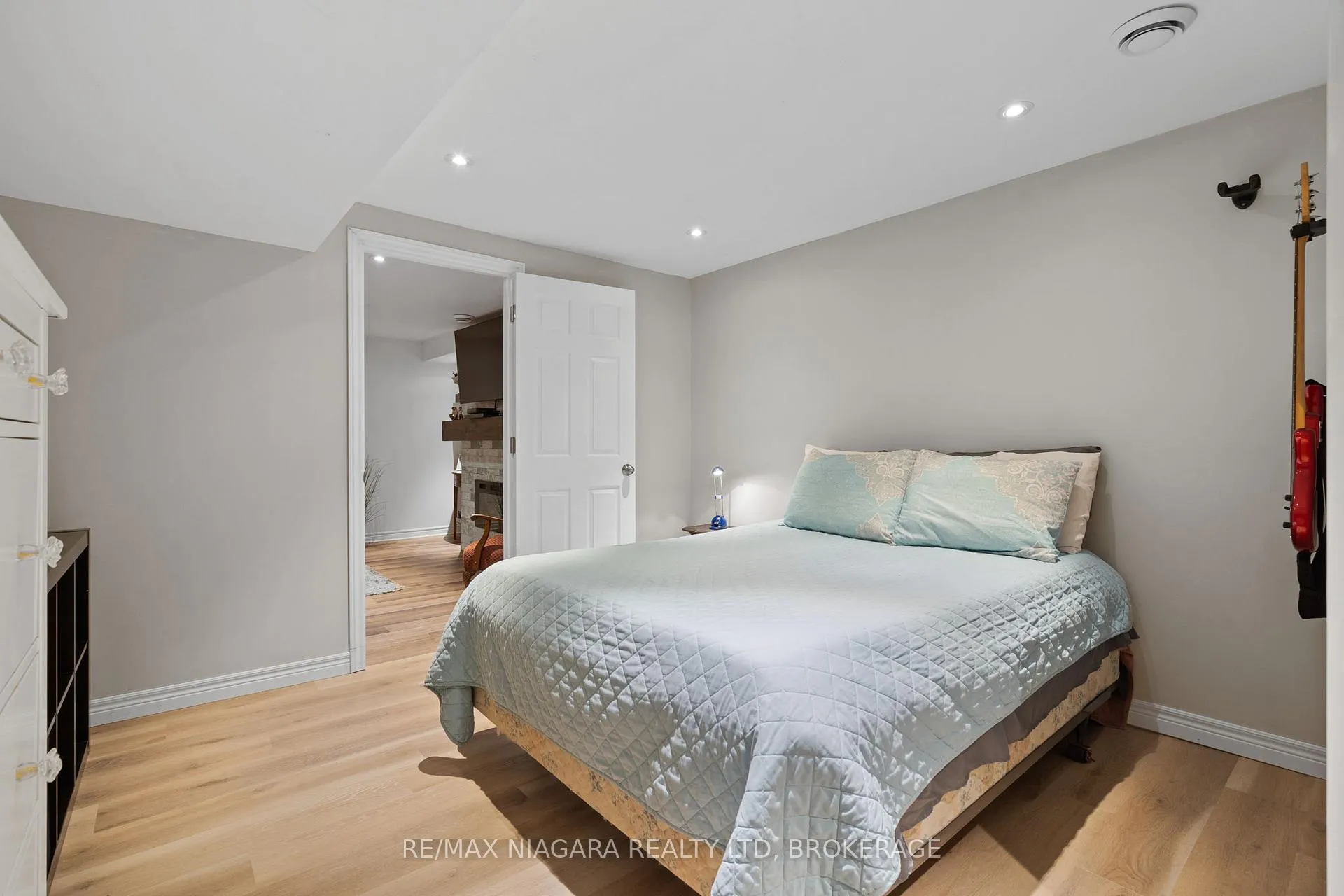 Photo 25 of 149 Roselawn Crescent, Welland, Coyle Creek — HOMEH