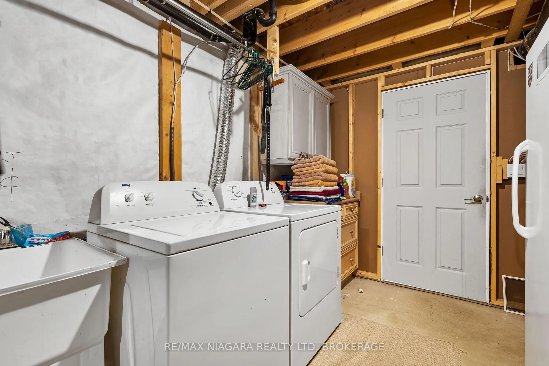 Photo 26 of 149 Roselawn Crescent, Welland, Coyle Creek — HOMEH