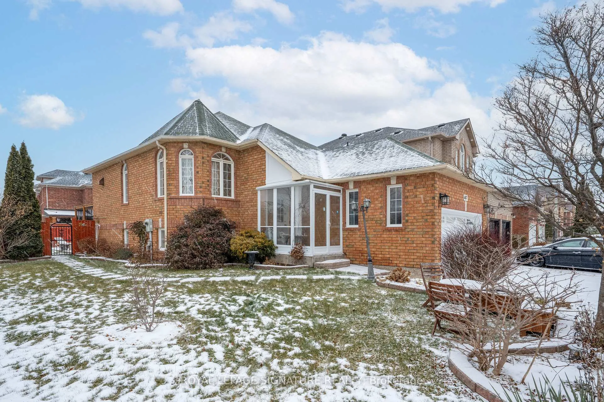 Front of 687 Twain Avenue