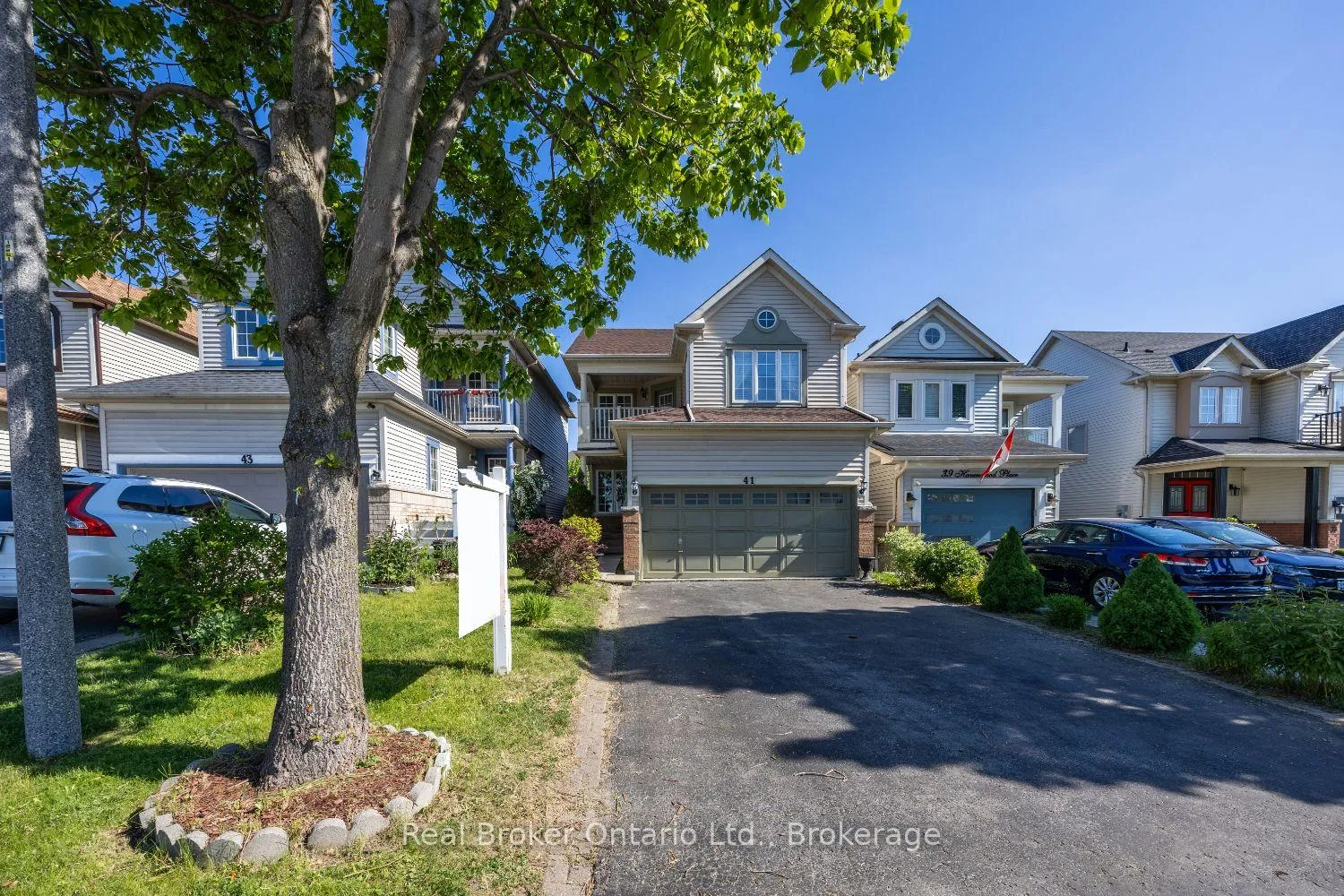 Photo 2 of 41 Havenwood Place, Whitby, Port Whitby — HOMEH