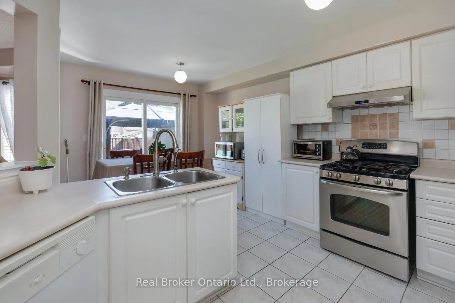 Photo 17 of 41 Havenwood Place, Whitby, Port Whitby — HOMEH