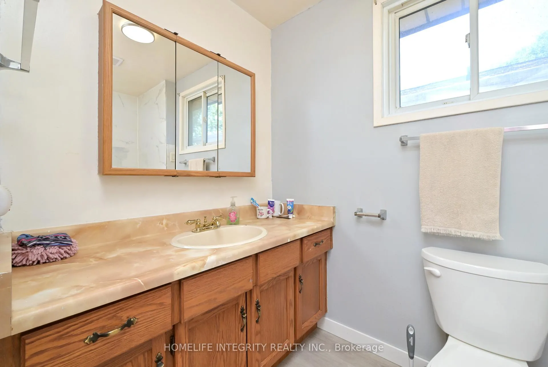 Photo 18 of 311 Centre Street N, New Tecumseth, Beeton — HOMEH