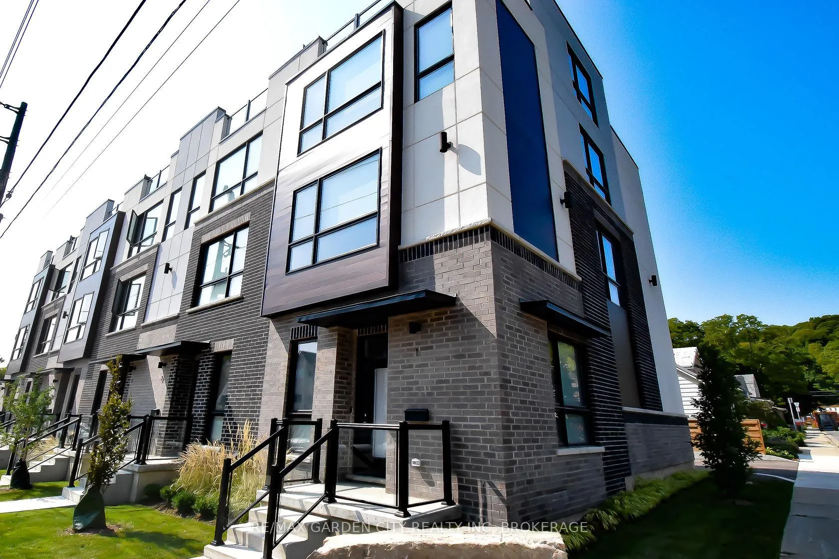 Photo of Unit 5, 2 Brock Street S