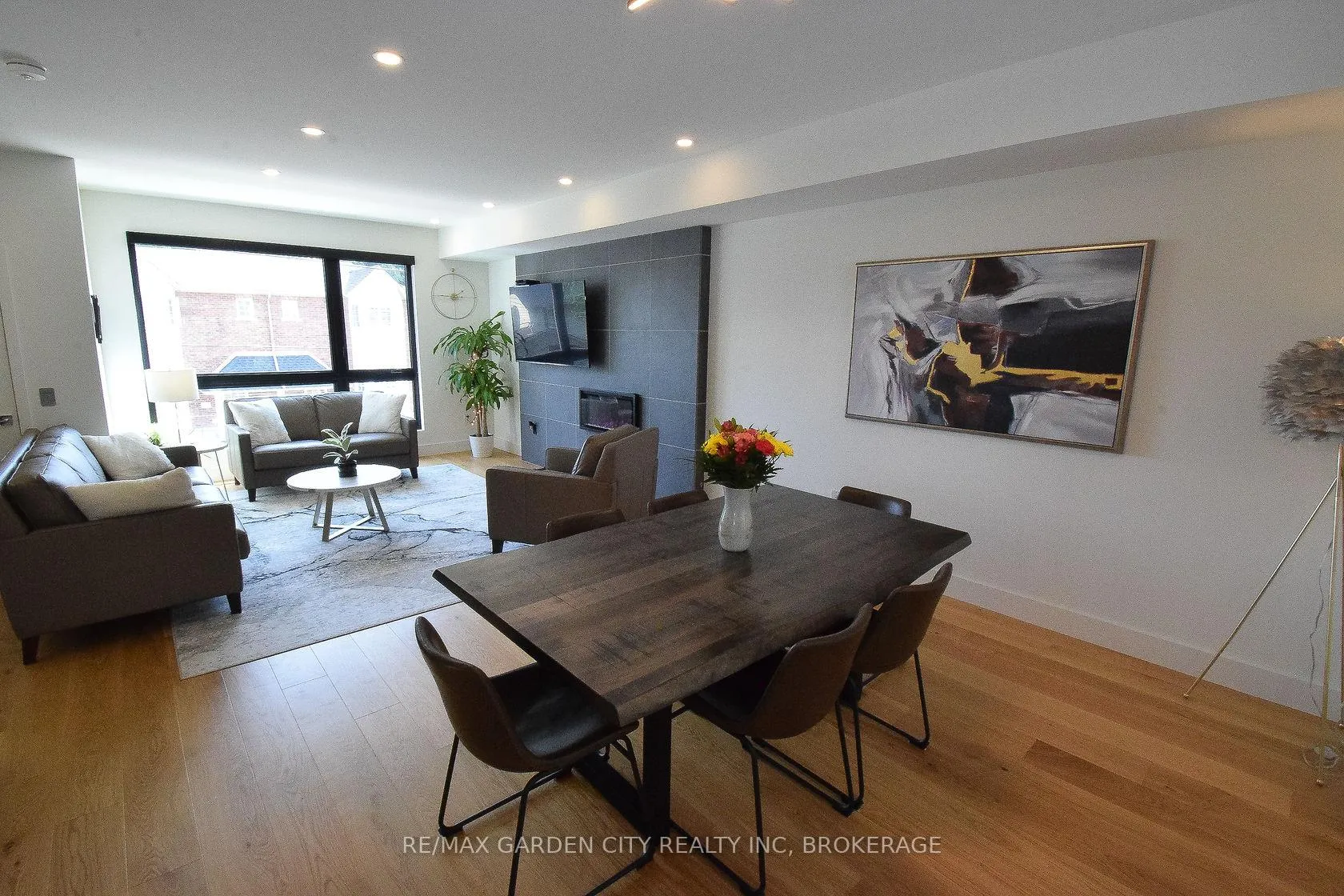 Photo 10 of Unit 5, 2 Brock Street S, Hamilton, Dundas — HOMEH