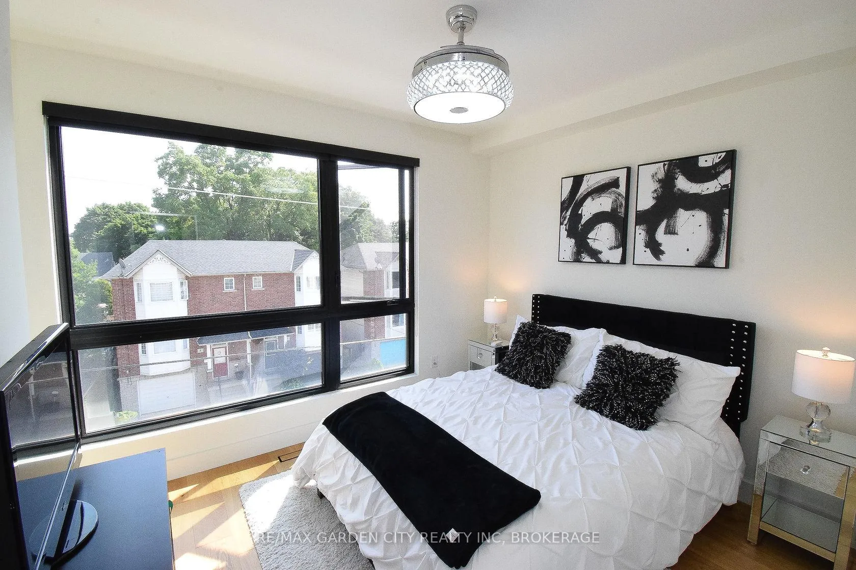 Photo 28 of Unit 5, 2 Brock Street S, Hamilton, Dundas — HOMEH