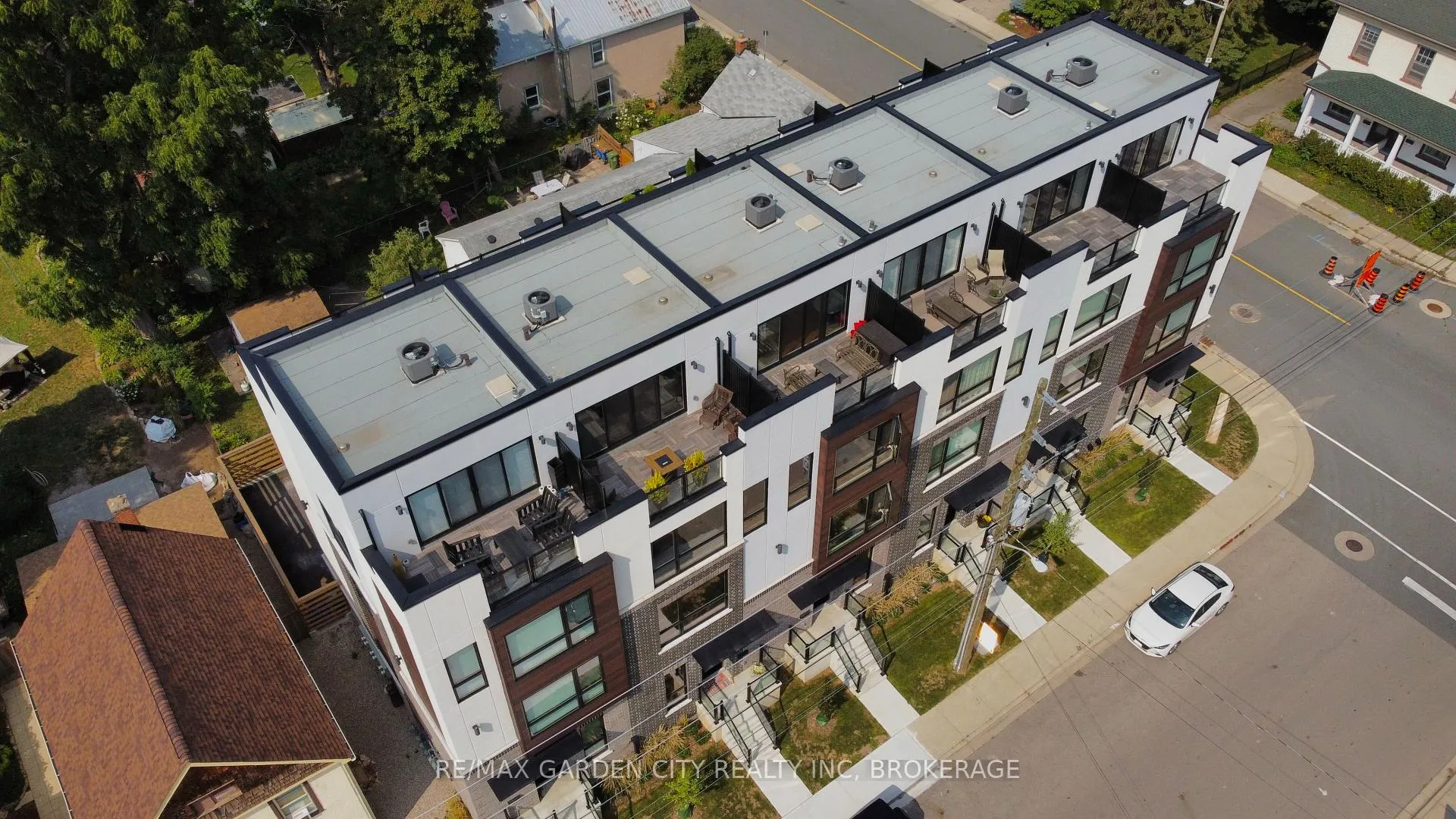 Photo 46 of Unit 5, 2 Brock Street S, Hamilton, Dundas — HOMEH