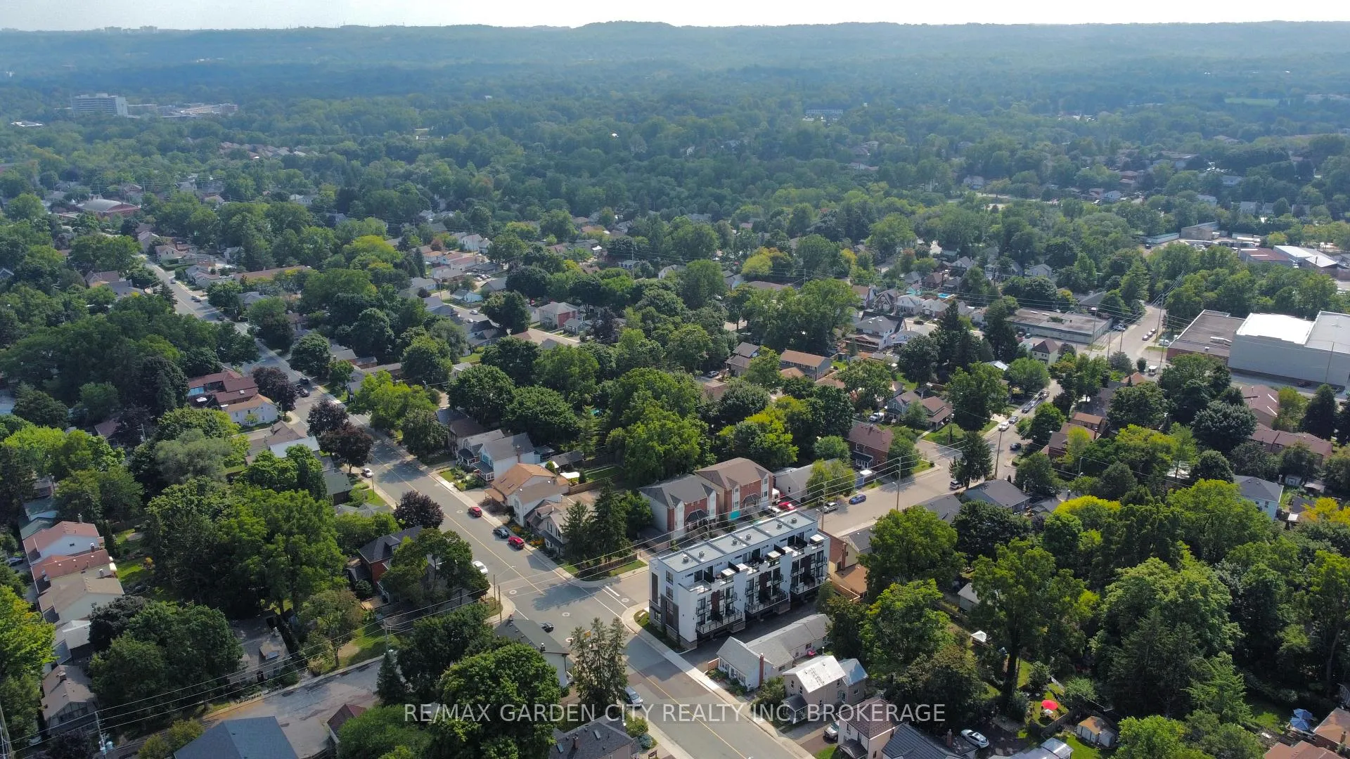 Photo 49 of Unit 5, 2 Brock Street S, Hamilton, Dundas — HOMEH