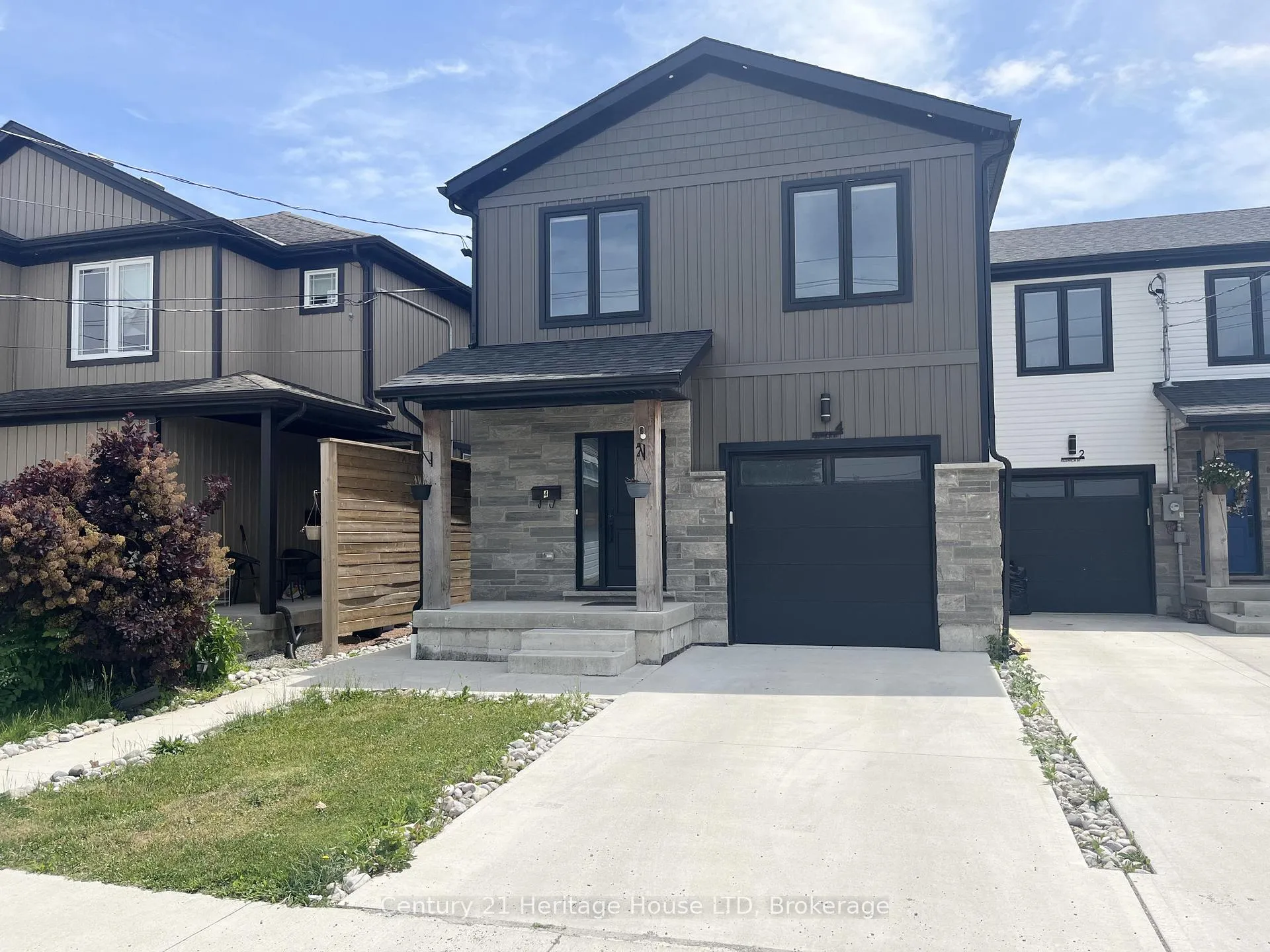 Photo 2 of 4 Keswick Street, St. Catharines, Secord Woods — HOMEH