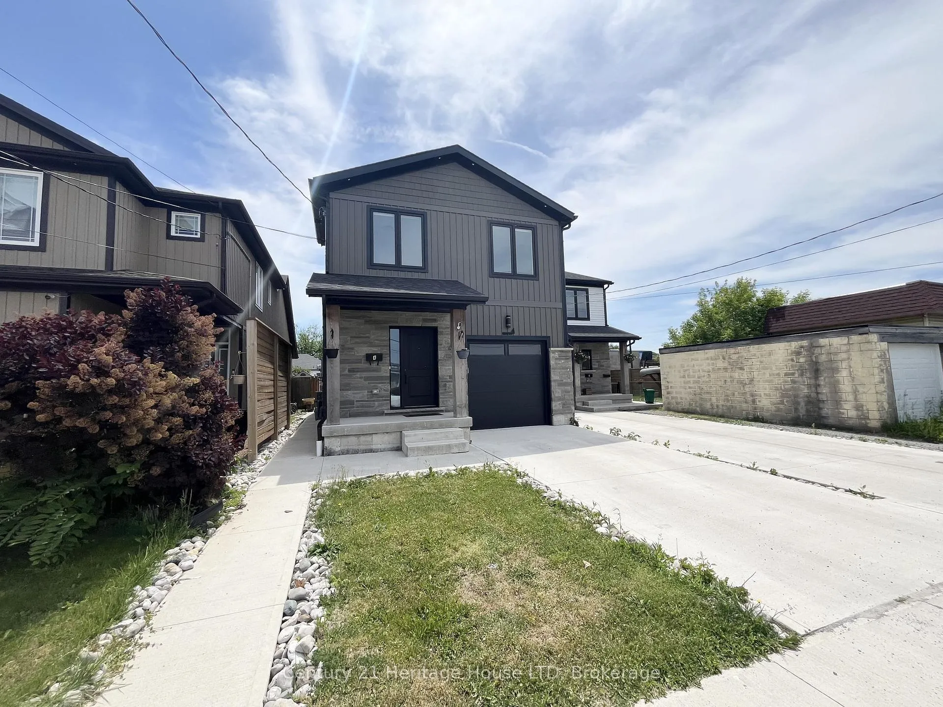 Photo 3 of 4 Keswick Street, St. Catharines, Secord Woods — HOMEH