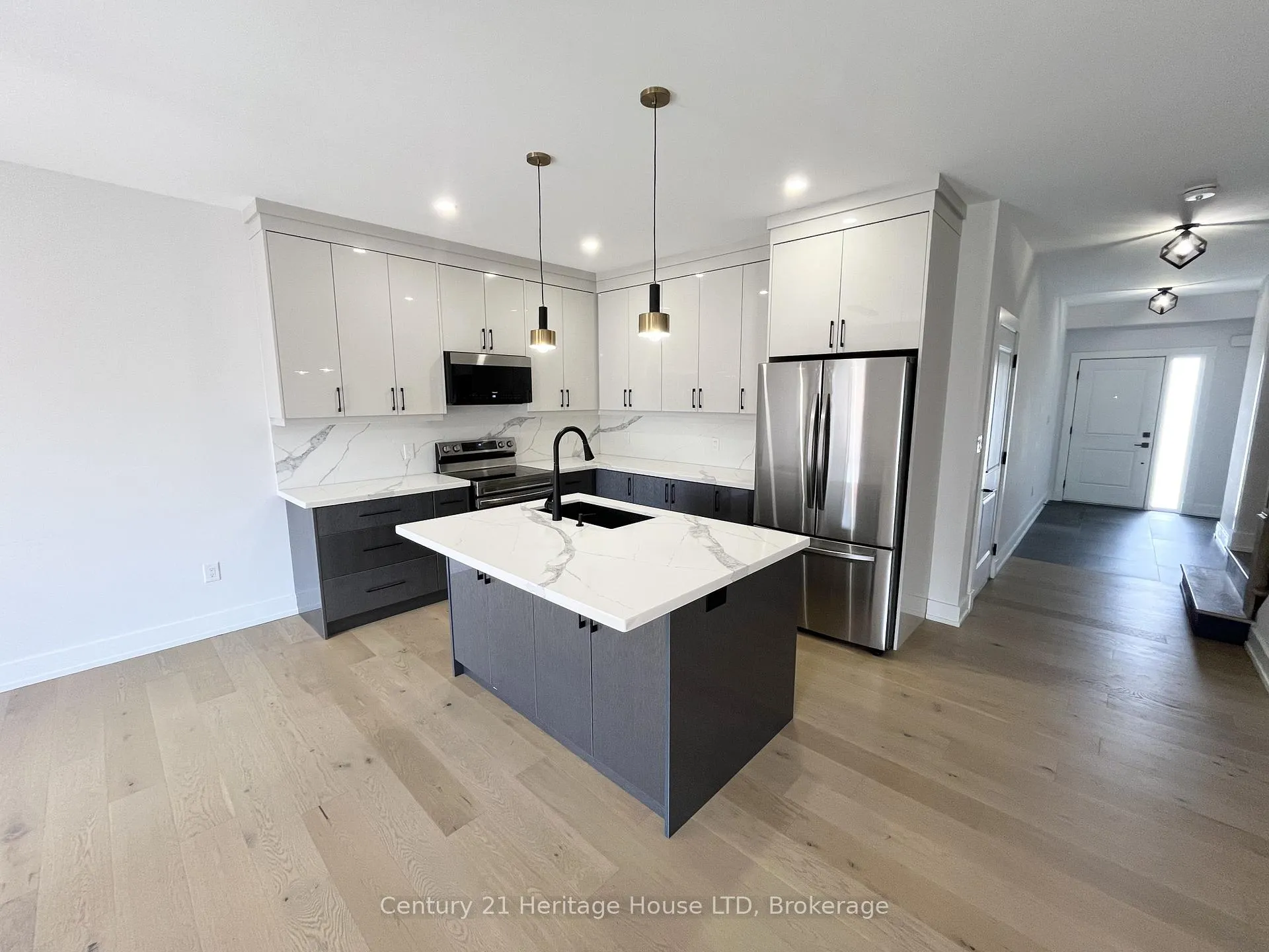 Photo 8 of 4 Keswick Street, St. Catharines, Secord Woods — HOMEH