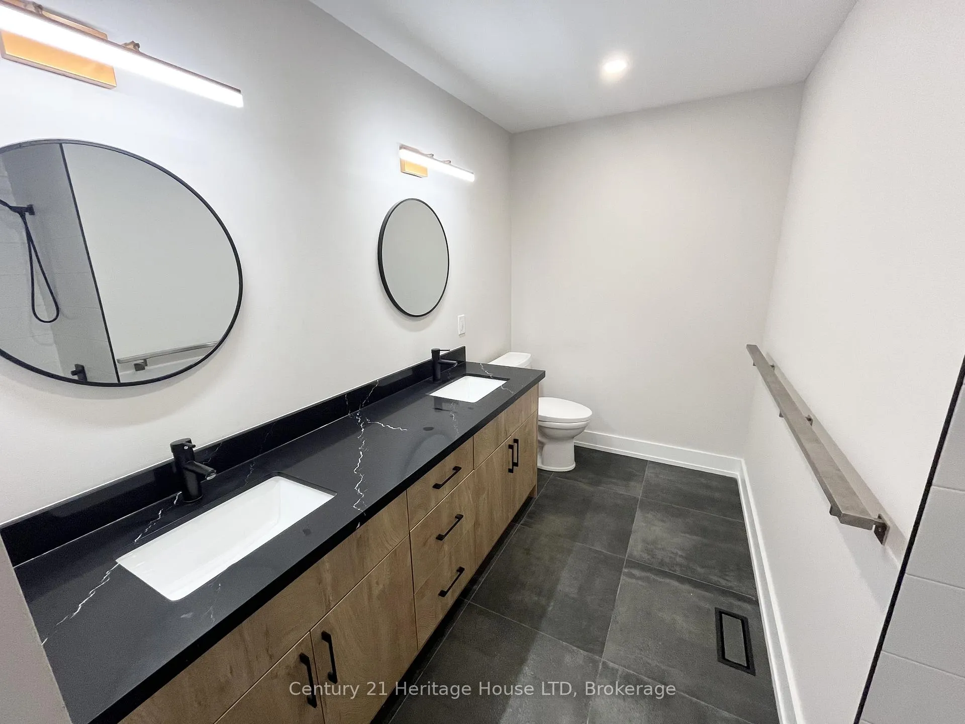 Photo 23 of 4 Keswick Street, St. Catharines, Secord Woods — HOMEH