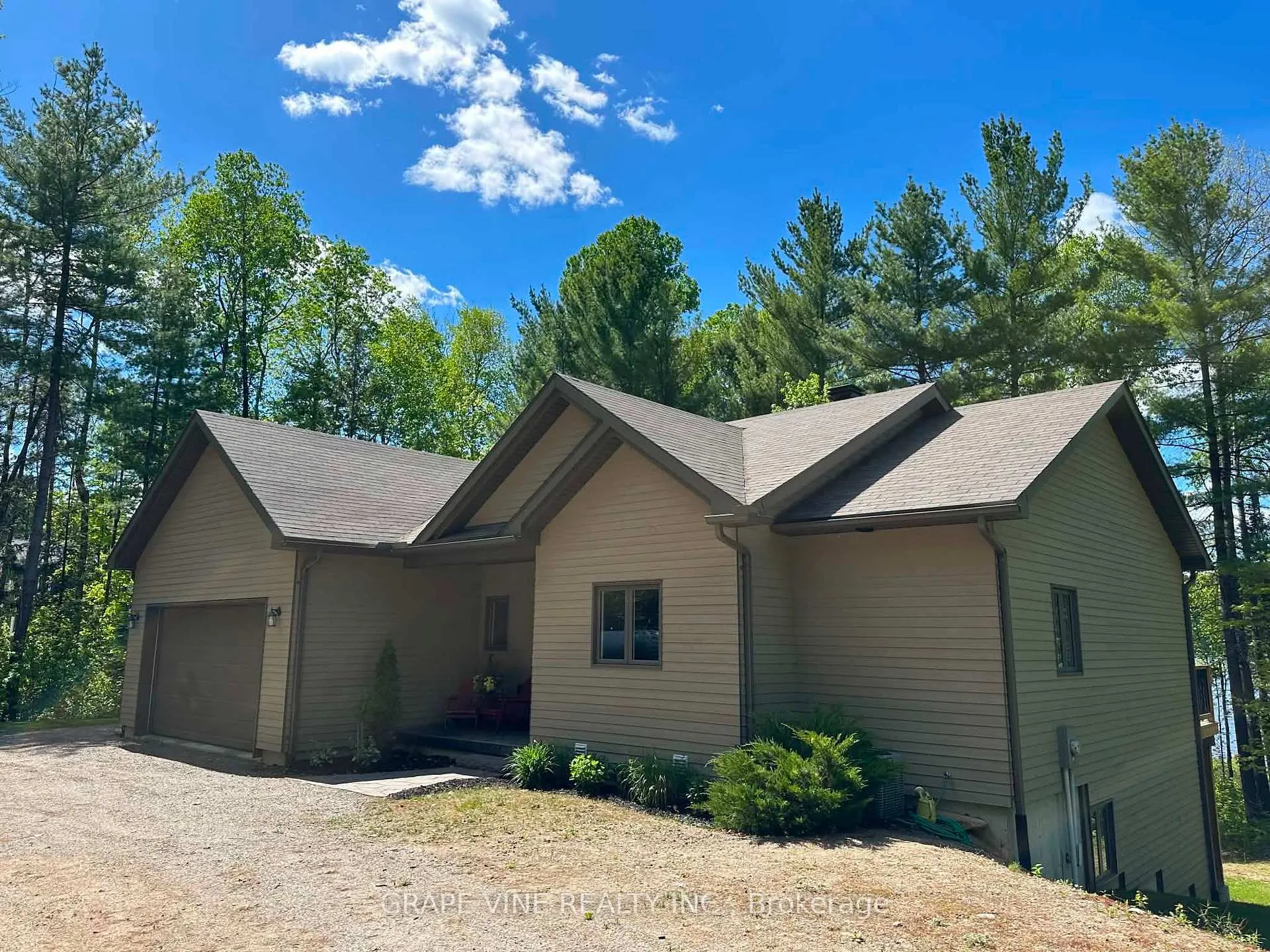 Photo 3 of 424 Lakewoods Drive, Madawaska Valley, Madawaska Valley — HOMEH