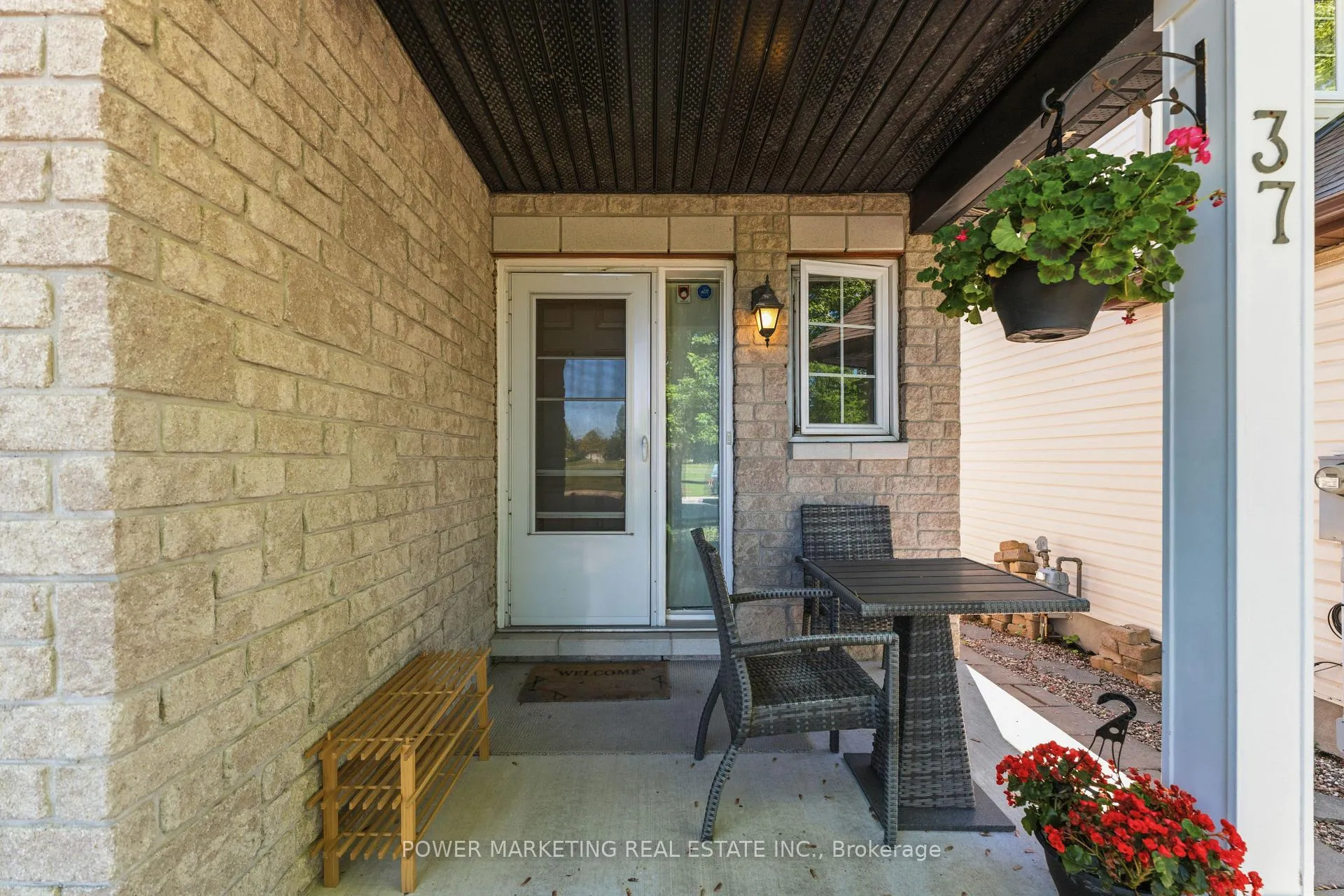 Photo 2 of 37 Cresthaven Drive, Ottawa, Barrhaven East — HOMEH