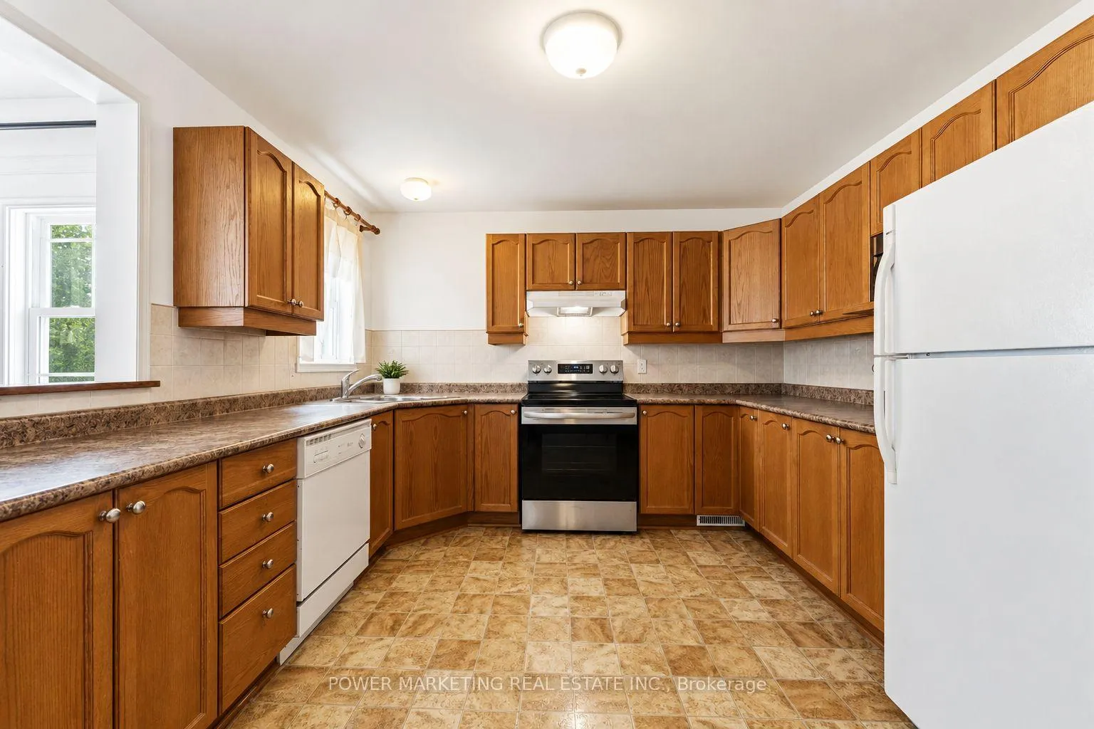 Photo 6 of 37 Cresthaven Drive, Ottawa, Barrhaven East — HOMEH