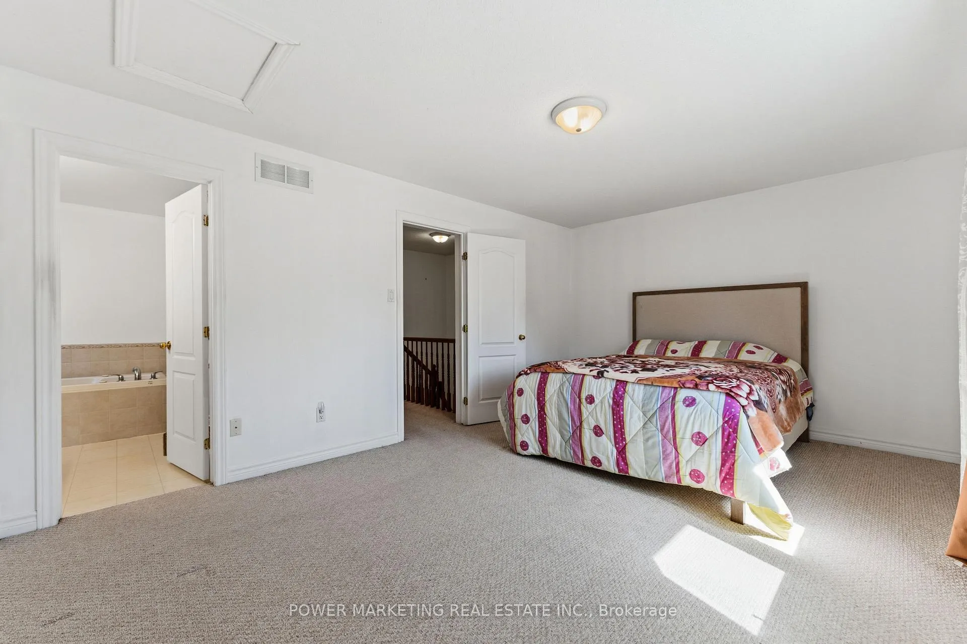 Photo 8 of 37 Cresthaven Drive, Ottawa, Barrhaven East — HOMEH