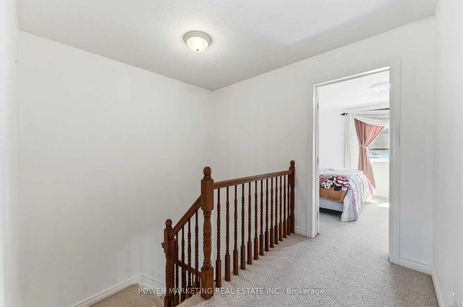 Photo 9 of 37 Cresthaven Drive, Ottawa, Barrhaven East — HOMEH