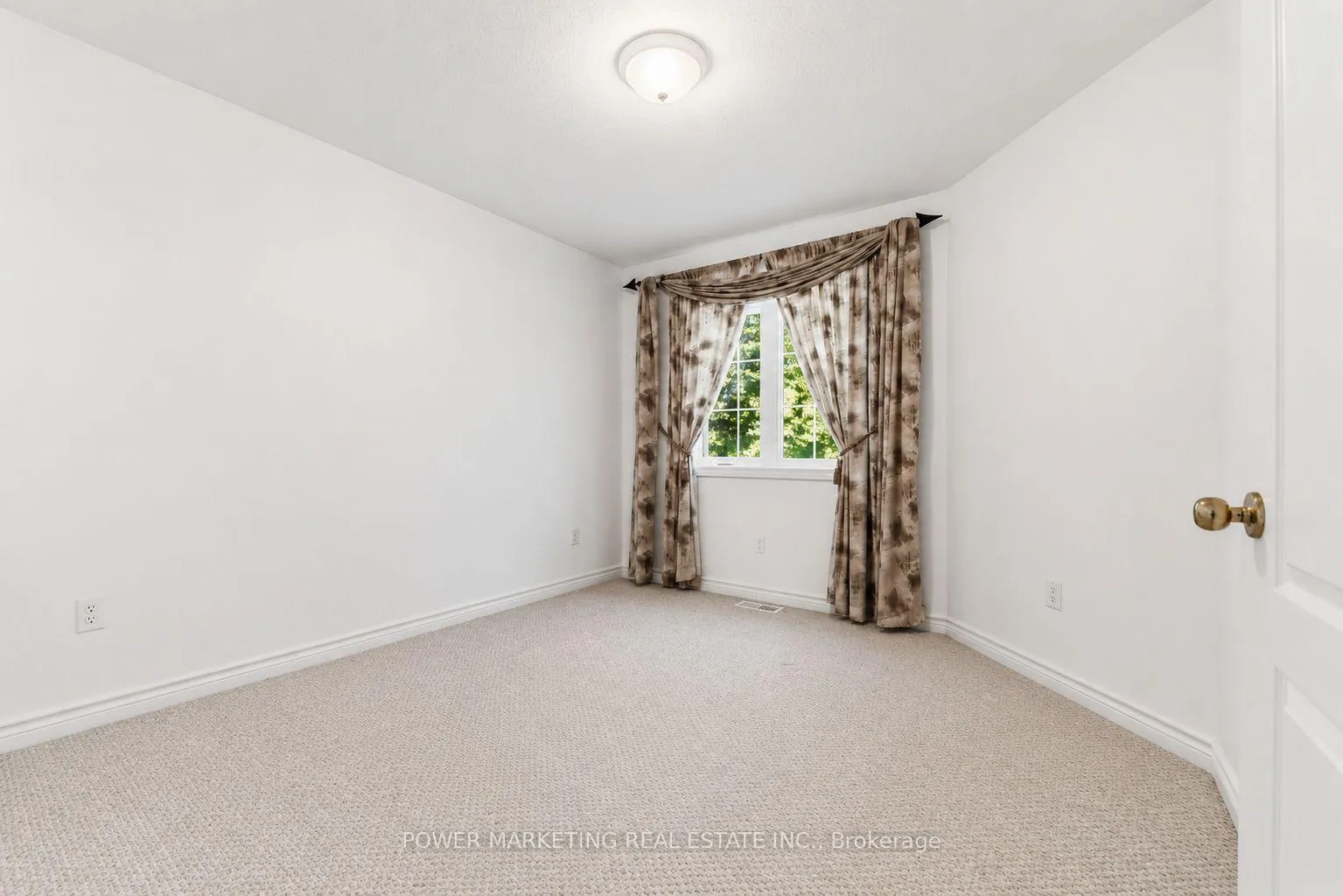 Photo 11 of 37 Cresthaven Drive, Ottawa, Barrhaven East — HOMEH