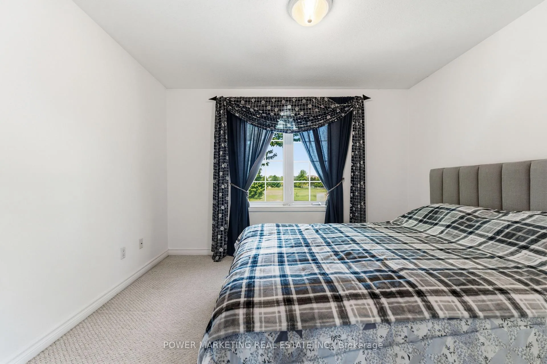 Photo 13 of 37 Cresthaven Drive, Ottawa, Barrhaven East — HOMEH