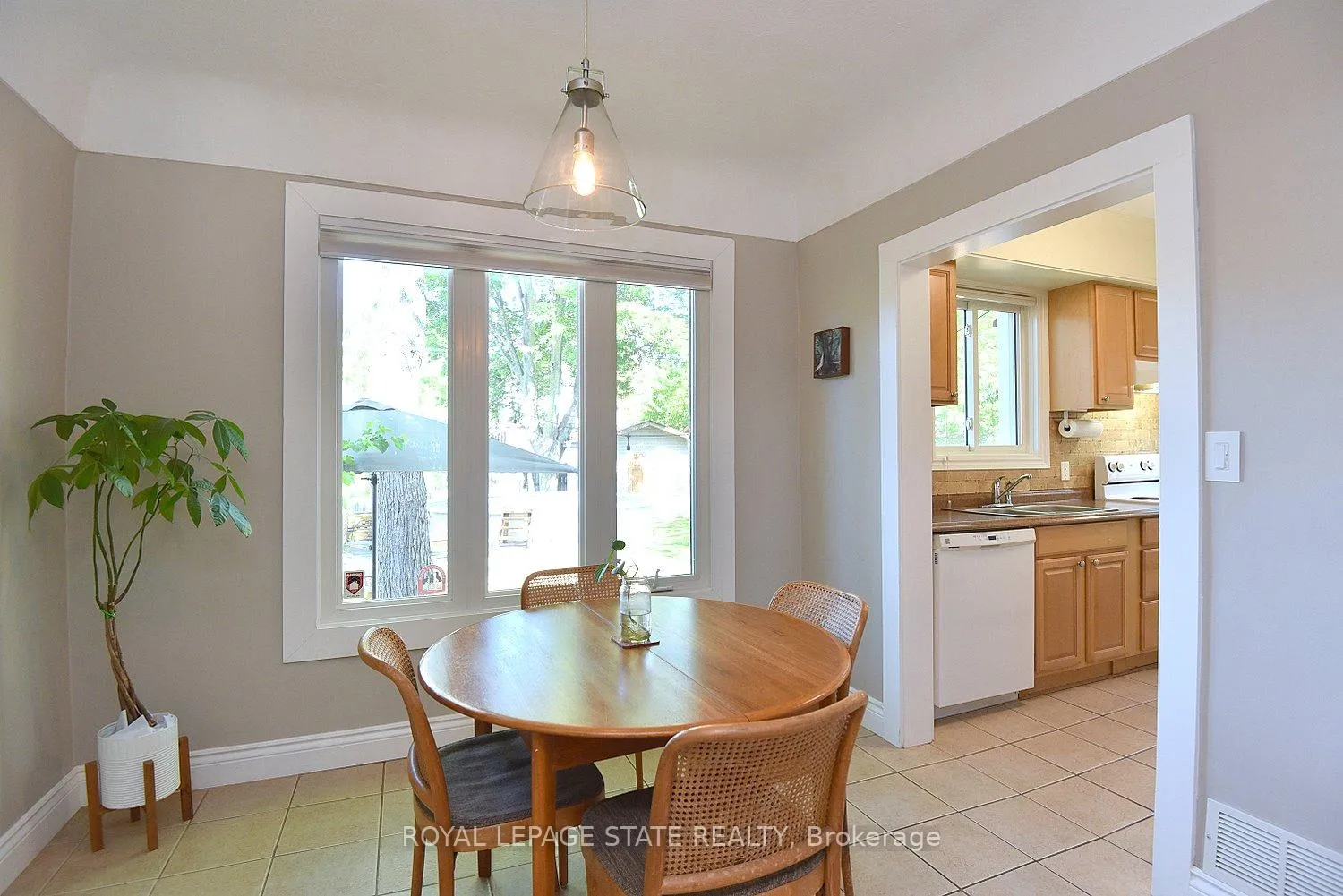 Photo 11 of 14 Lydia Street, Hamilton, Rosedale — HOMEH