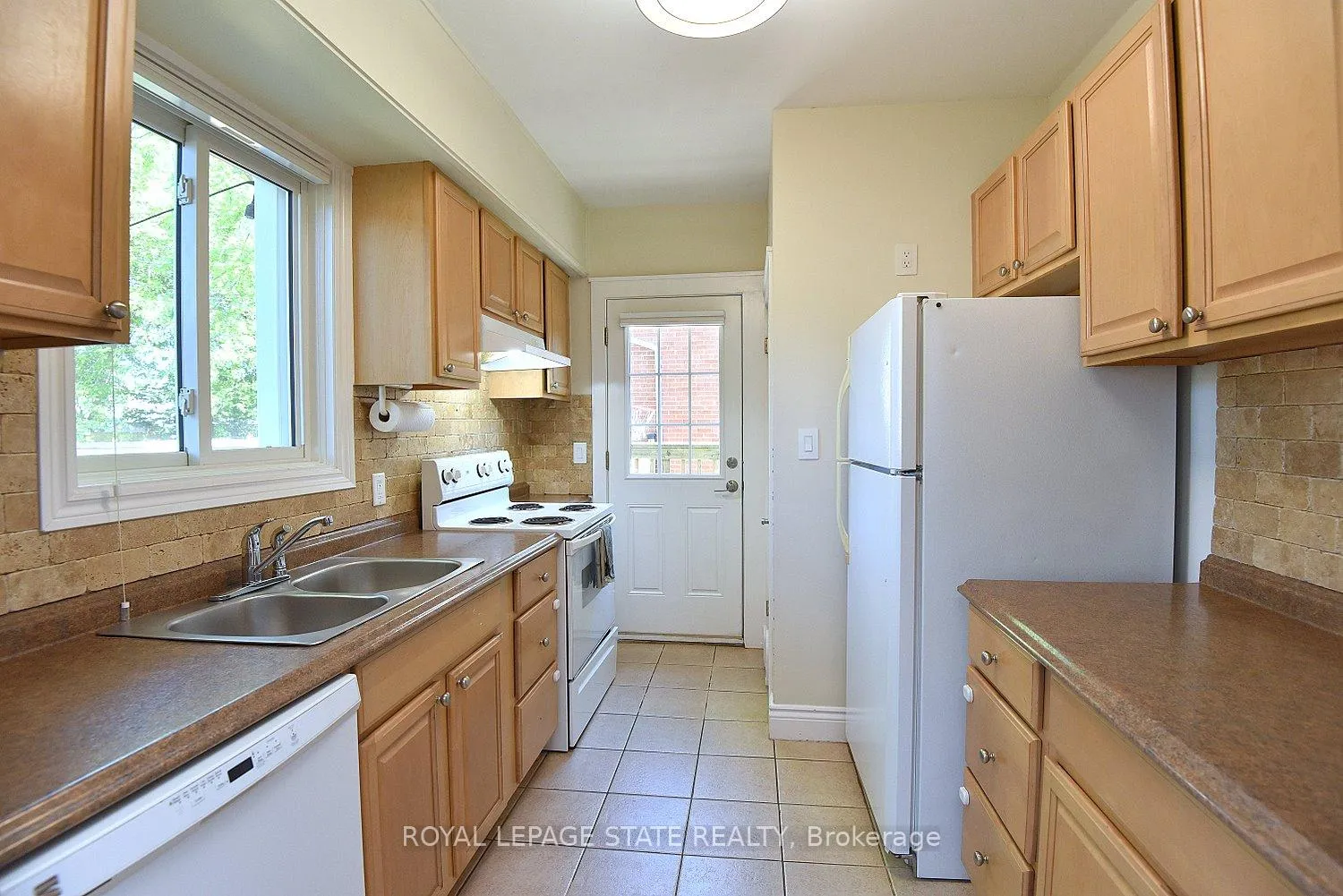 Photo 16 of 14 Lydia Street, Hamilton, Rosedale — HOMEH