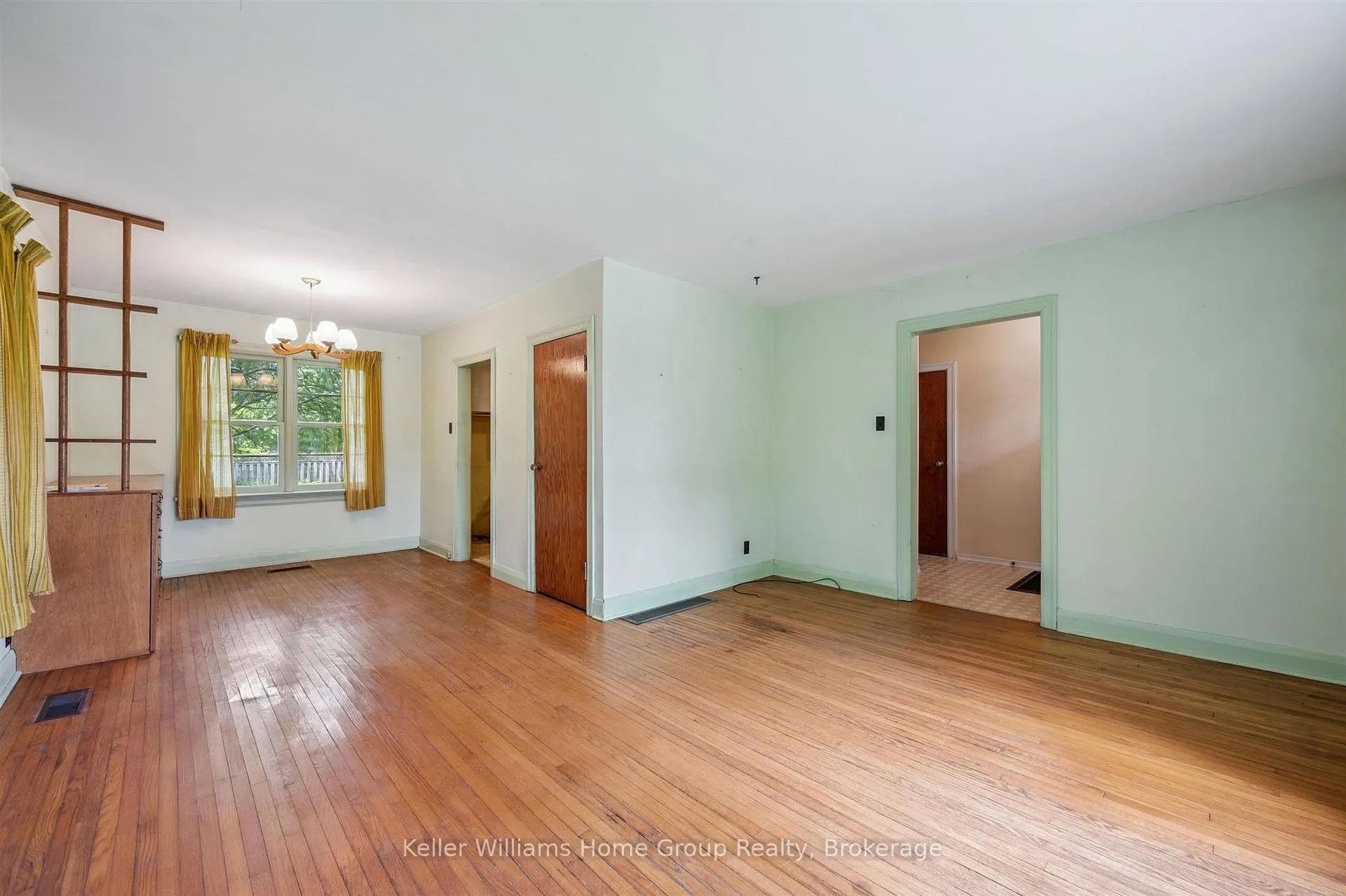 Photo 13 of 145 Forfar Street E, Centre Wellington, Fergus — HOMEH
