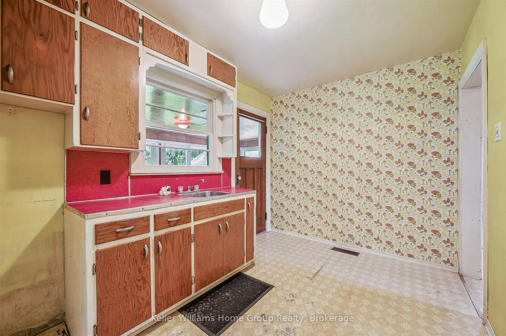 Photo 17 of 145 Forfar Street E, Centre Wellington, Fergus — HOMEH