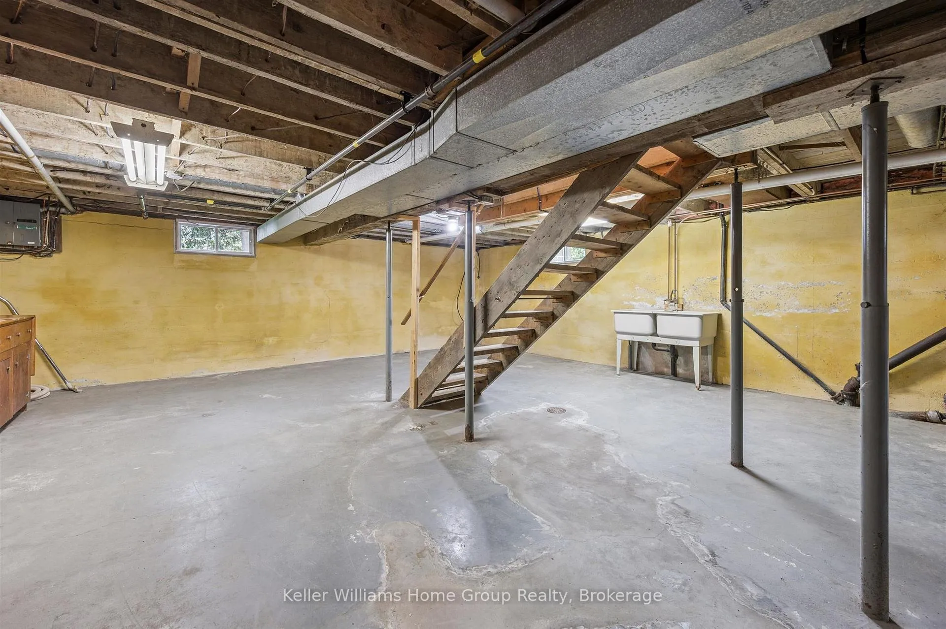 Photo 30 of 145 Forfar Street E, Centre Wellington, Fergus — HOMEH