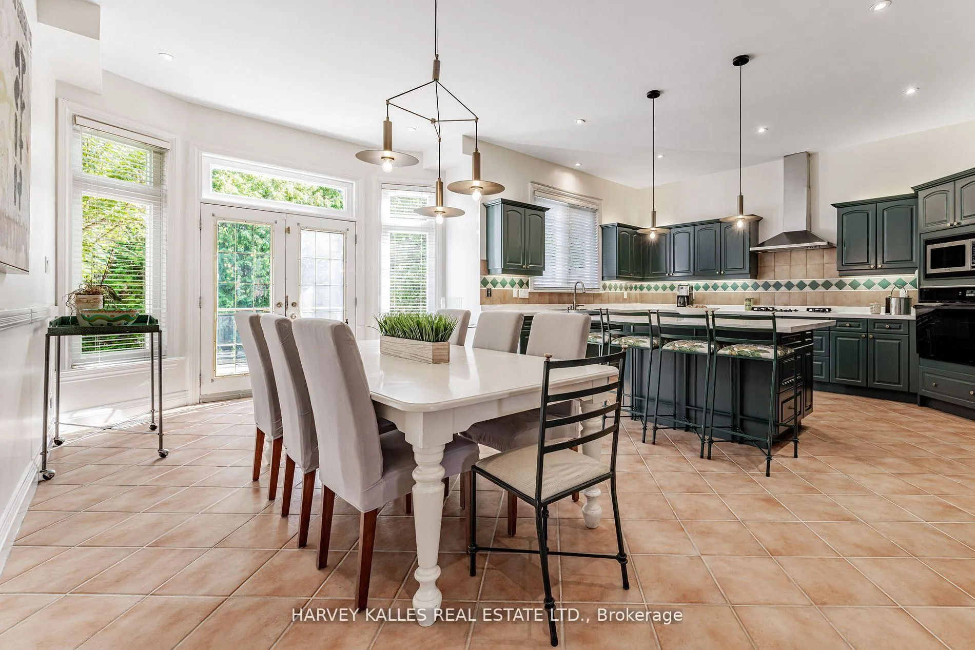 Photo 10 of 145 Rodeo Drive, Vaughan, Crestwood-Springfarm-Yorkhill — HOMEH