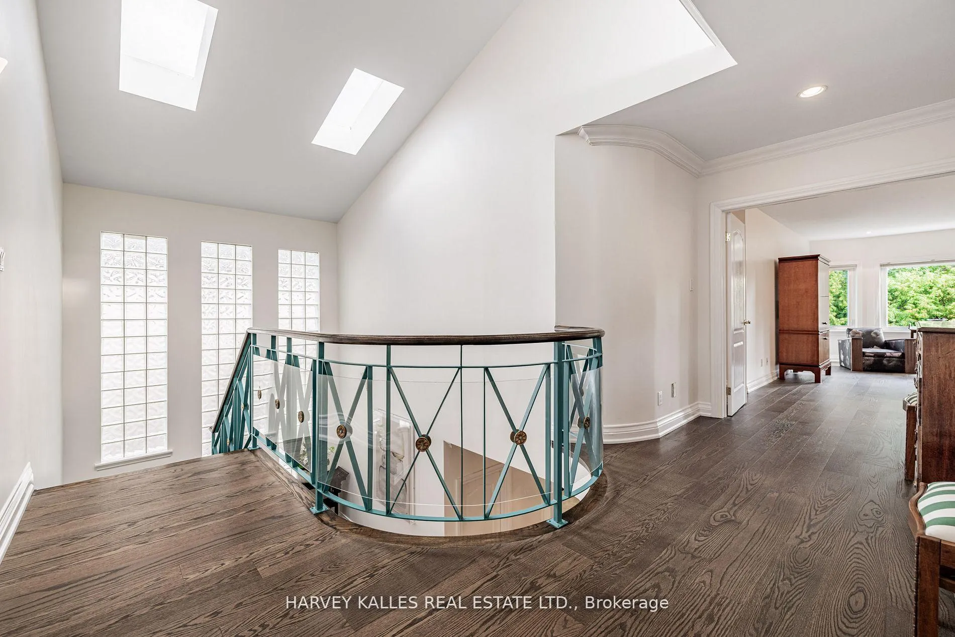 Photo 25 of 145 Rodeo Drive, Vaughan, Crestwood-Springfarm-Yorkhill — HOMEH