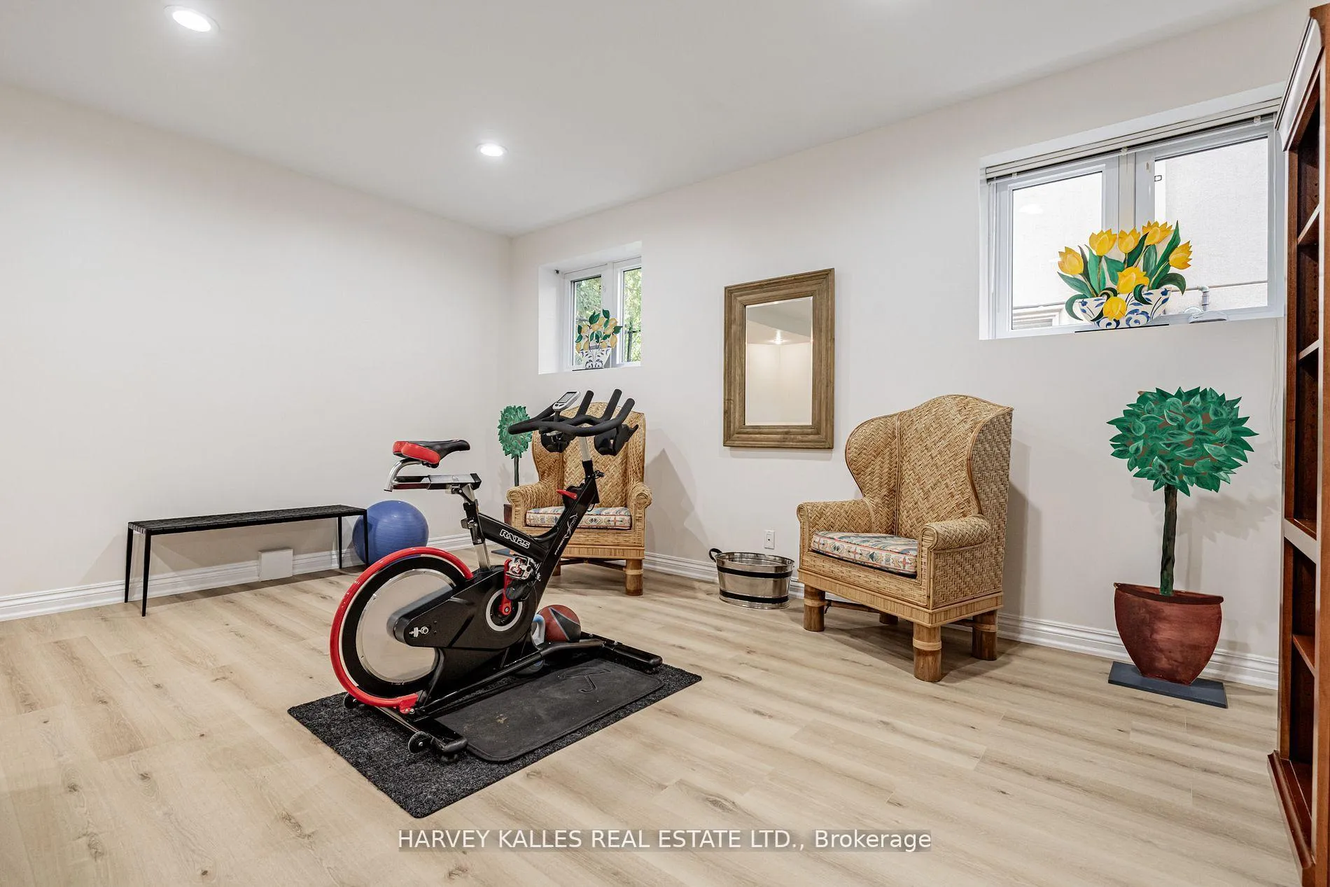 Photo 42 of 145 Rodeo Drive, Vaughan, Crestwood-Springfarm-Yorkhill — HOMEH