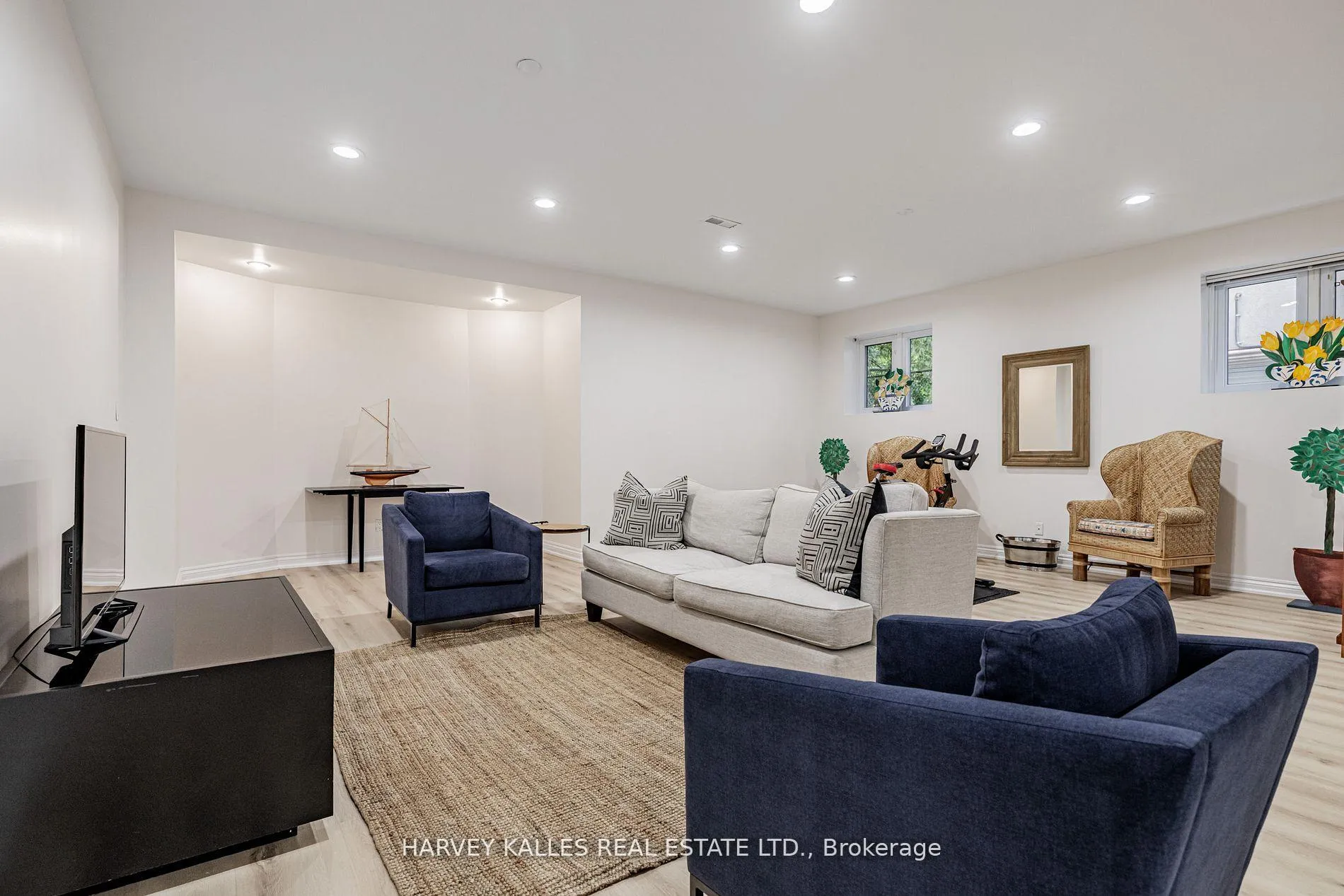 Photo 41 of 145 Rodeo Drive, Vaughan, Crestwood-Springfarm-Yorkhill — HOMEH