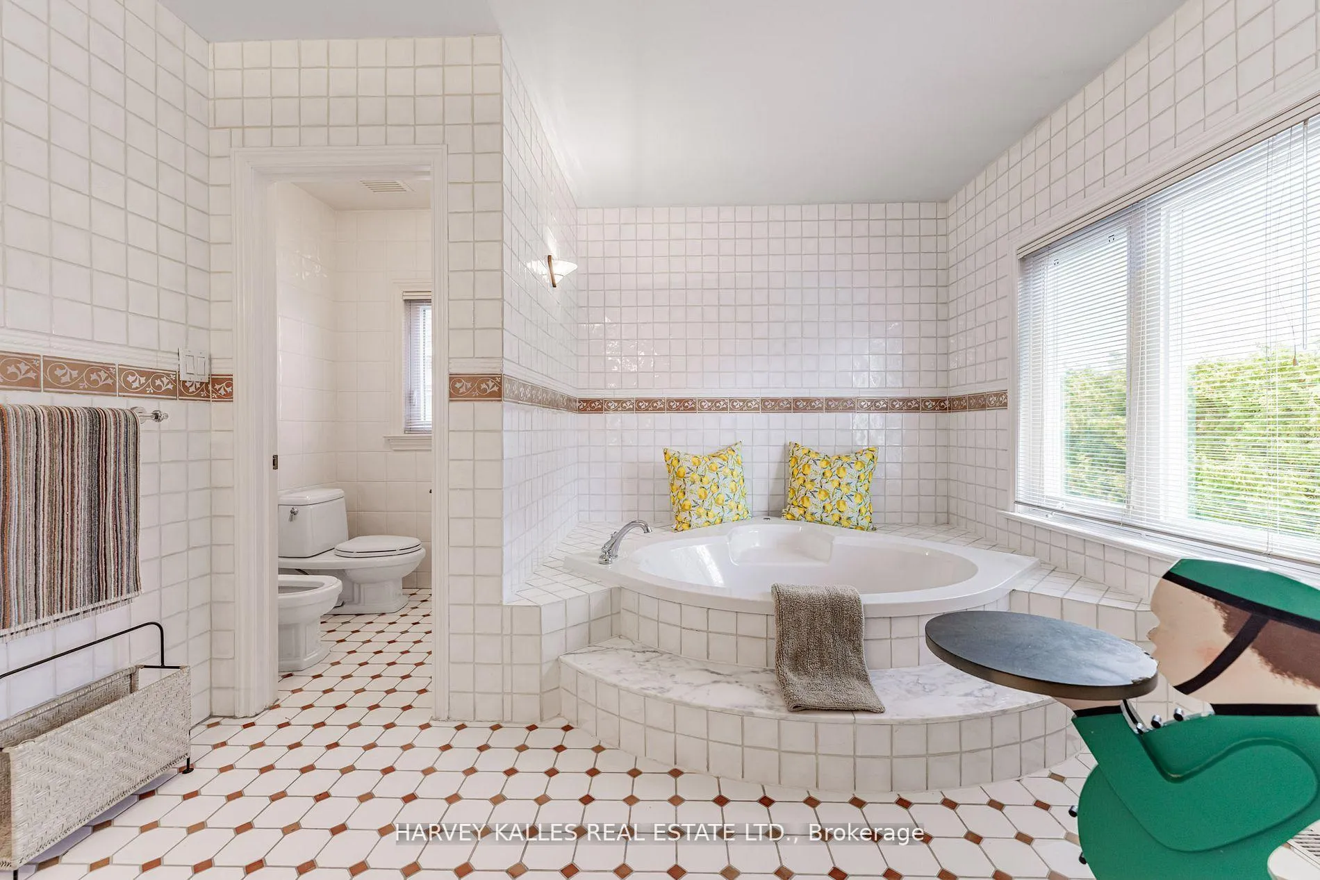Photo 31 of 145 Rodeo Drive, Vaughan, Crestwood-Springfarm-Yorkhill — HOMEH