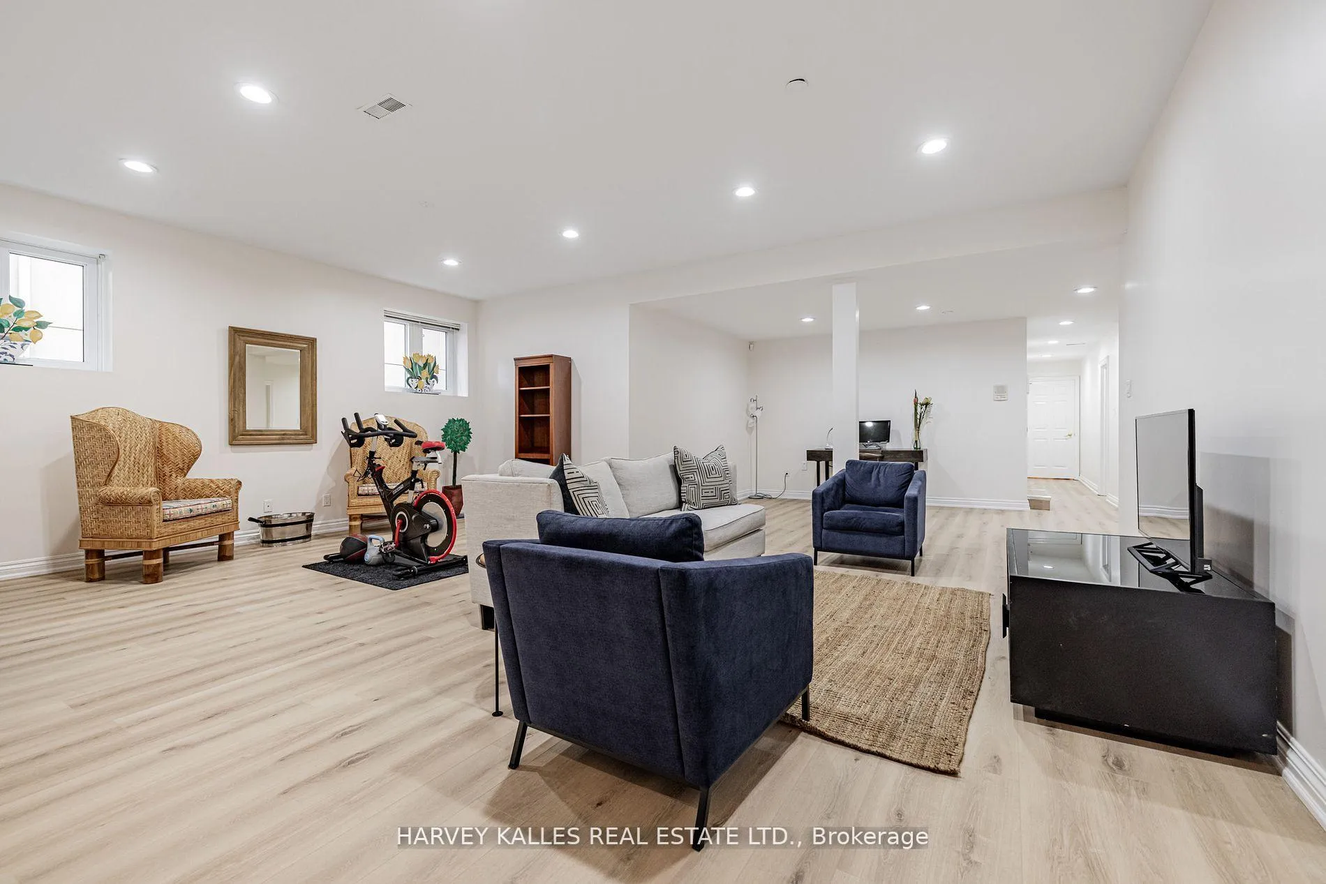 Photo 40 of 145 Rodeo Drive, Vaughan, Crestwood-Springfarm-Yorkhill — HOMEH