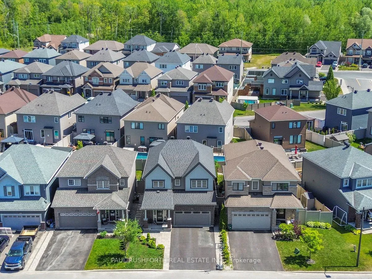 Photo 2 of 253 Enclave Walk, Ottawa, Mer Bleue/Bradley Estates/Anderson Park — HOMEH