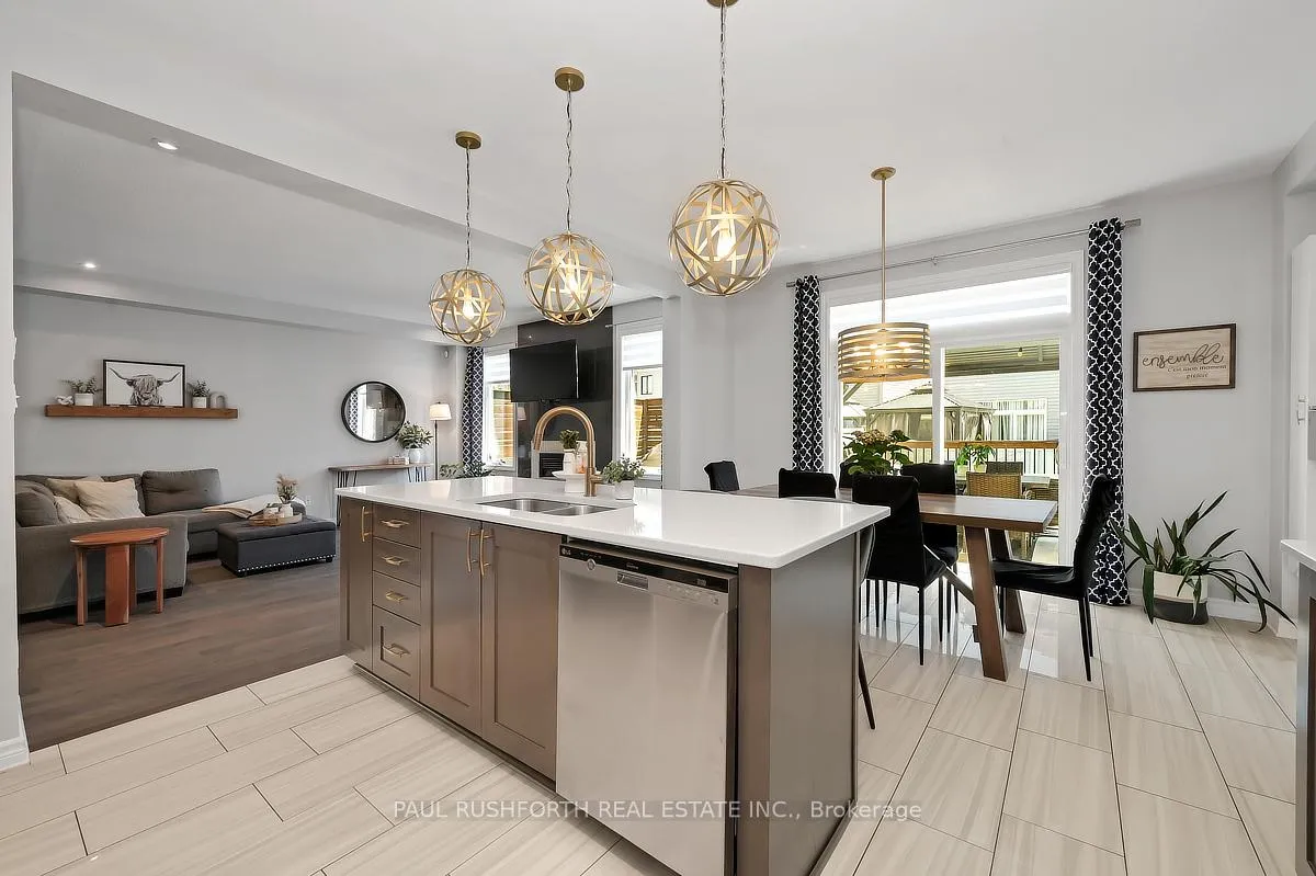Photo 13 of 253 Enclave Walk, Ottawa, Mer Bleue/Bradley Estates/Anderson Park — HOMEH