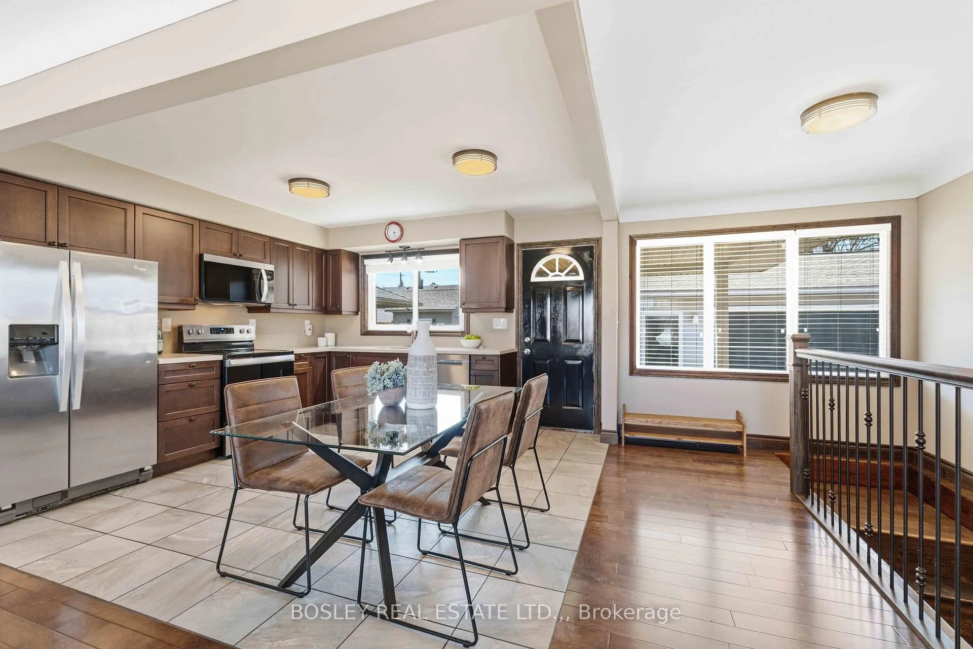Photo 6 of 5009 Amelia Crescent, Niagara Falls, Cherrywood — HOMEH