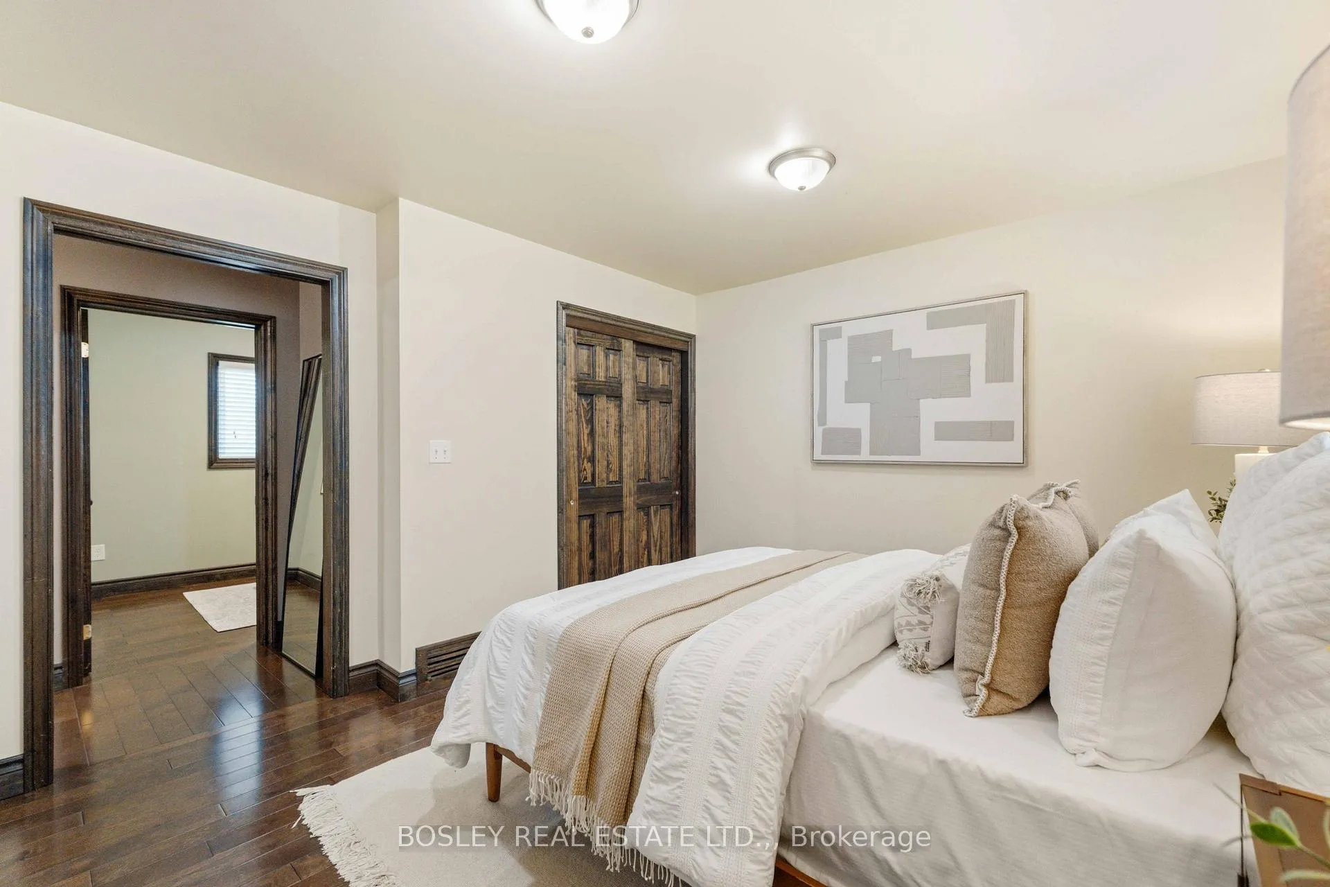 Photo 13 of 5009 Amelia Crescent, Niagara Falls, Cherrywood — HOMEH