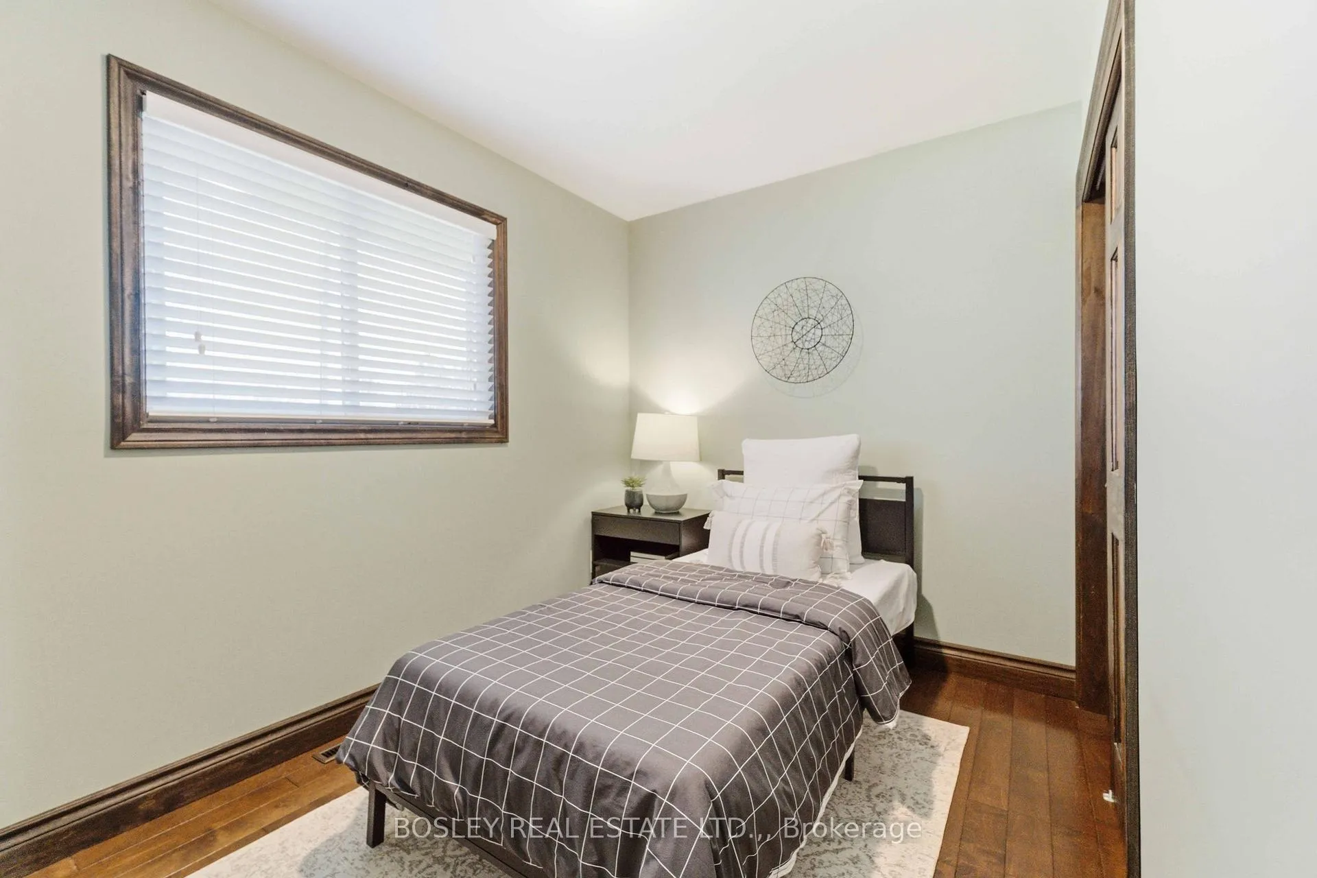 Photo 16 of 5009 Amelia Crescent, Niagara Falls, Cherrywood — HOMEH