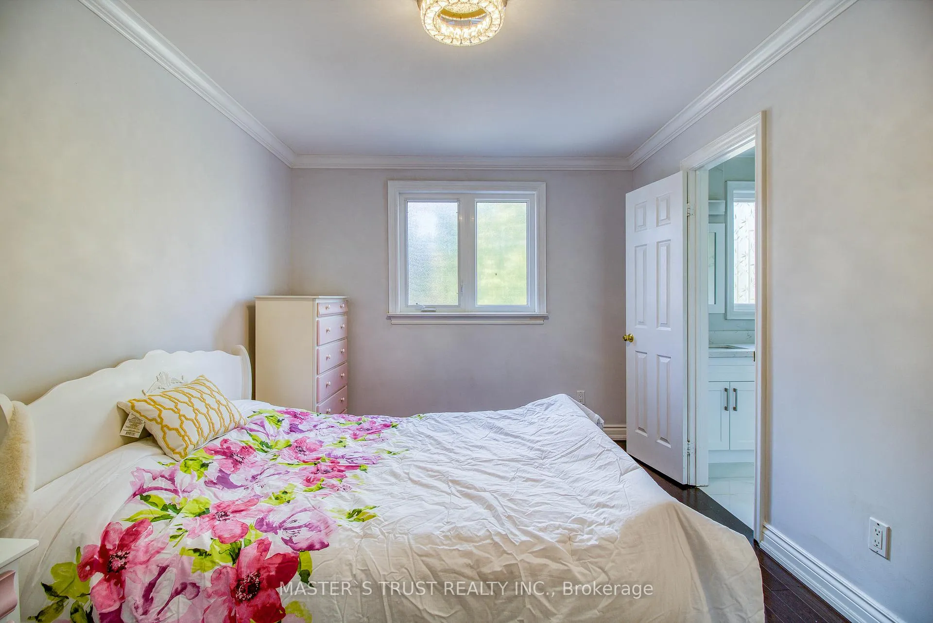 Photo 11 of 20 Valhalla Court, Aurora, Aurora Village — HOMEH