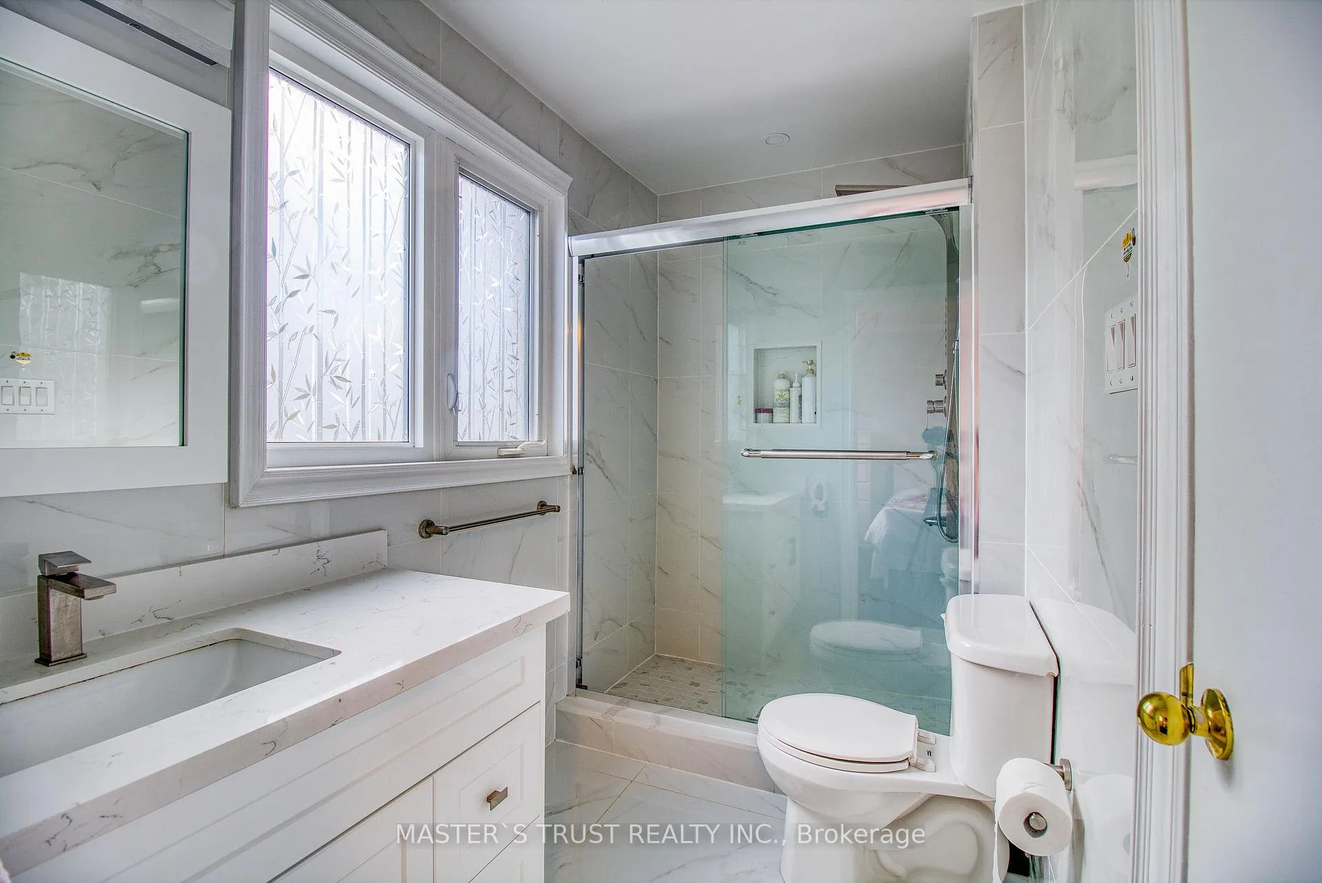 Photo 12 of 20 Valhalla Court, Aurora, Aurora Village — HOMEH