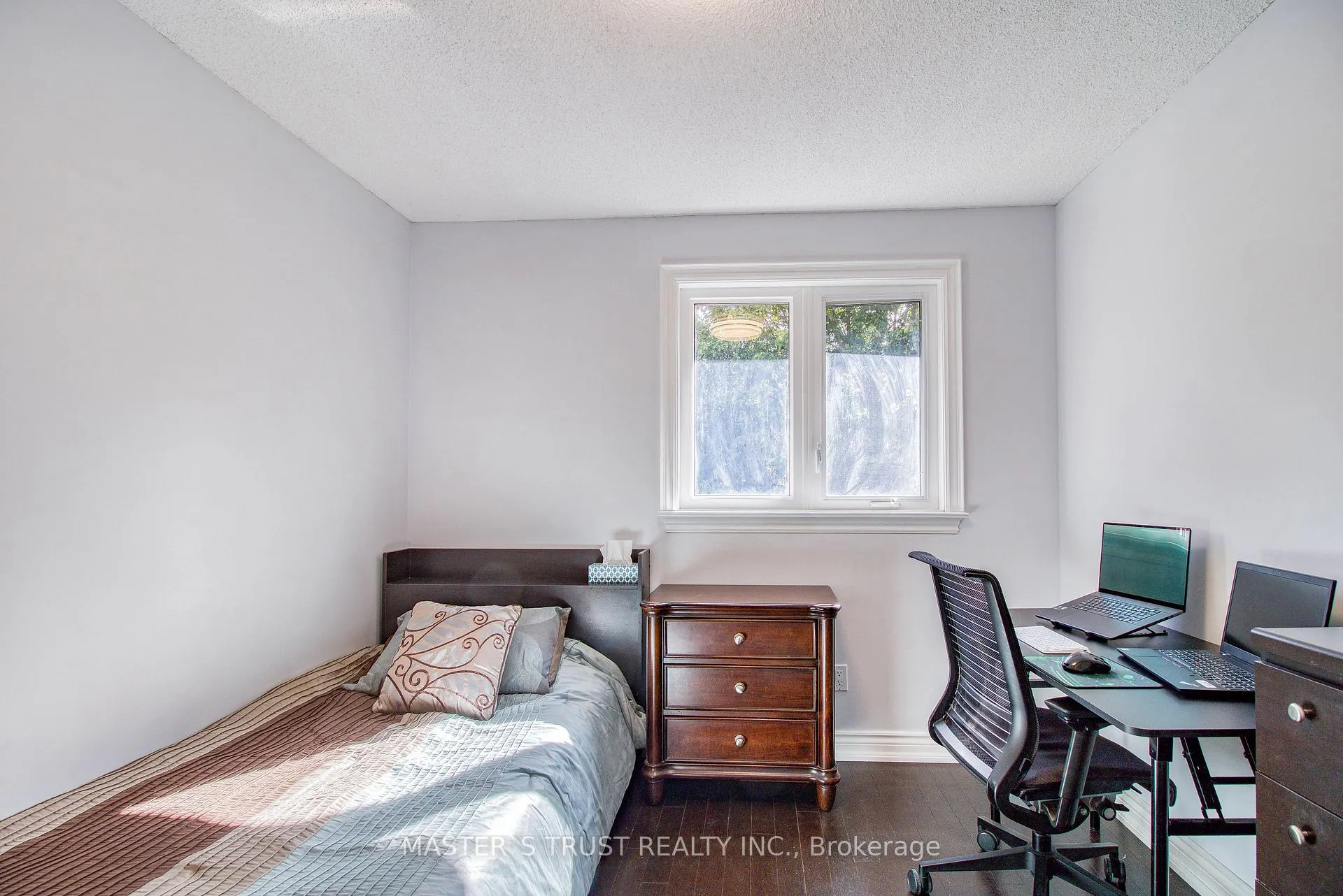 Photo 14 of 20 Valhalla Court, Aurora, Aurora Village — HOMEH