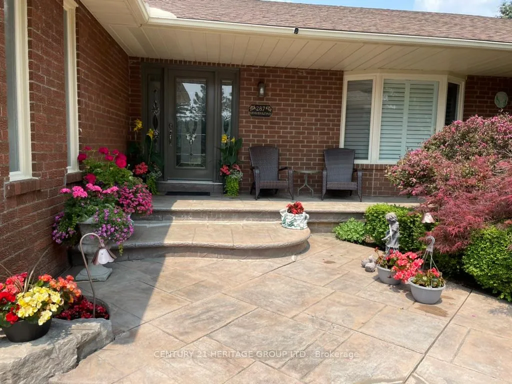 Photo 2 of 287 Burns Boulevard, King, King City — HOMEH