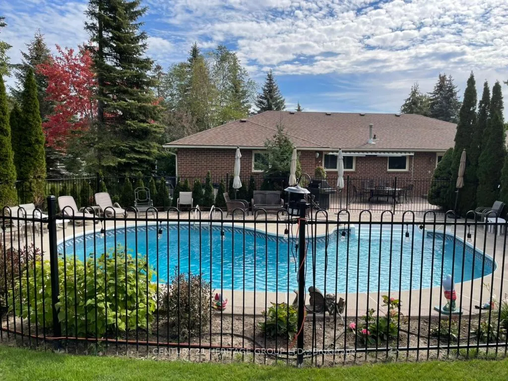 Photo 43 of 287 Burns Boulevard, King, King City — HOMEH