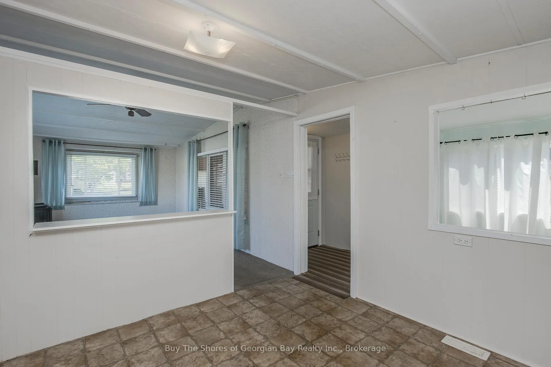 Photo 11 of 10 Maple Lane, Midland — HOMEH