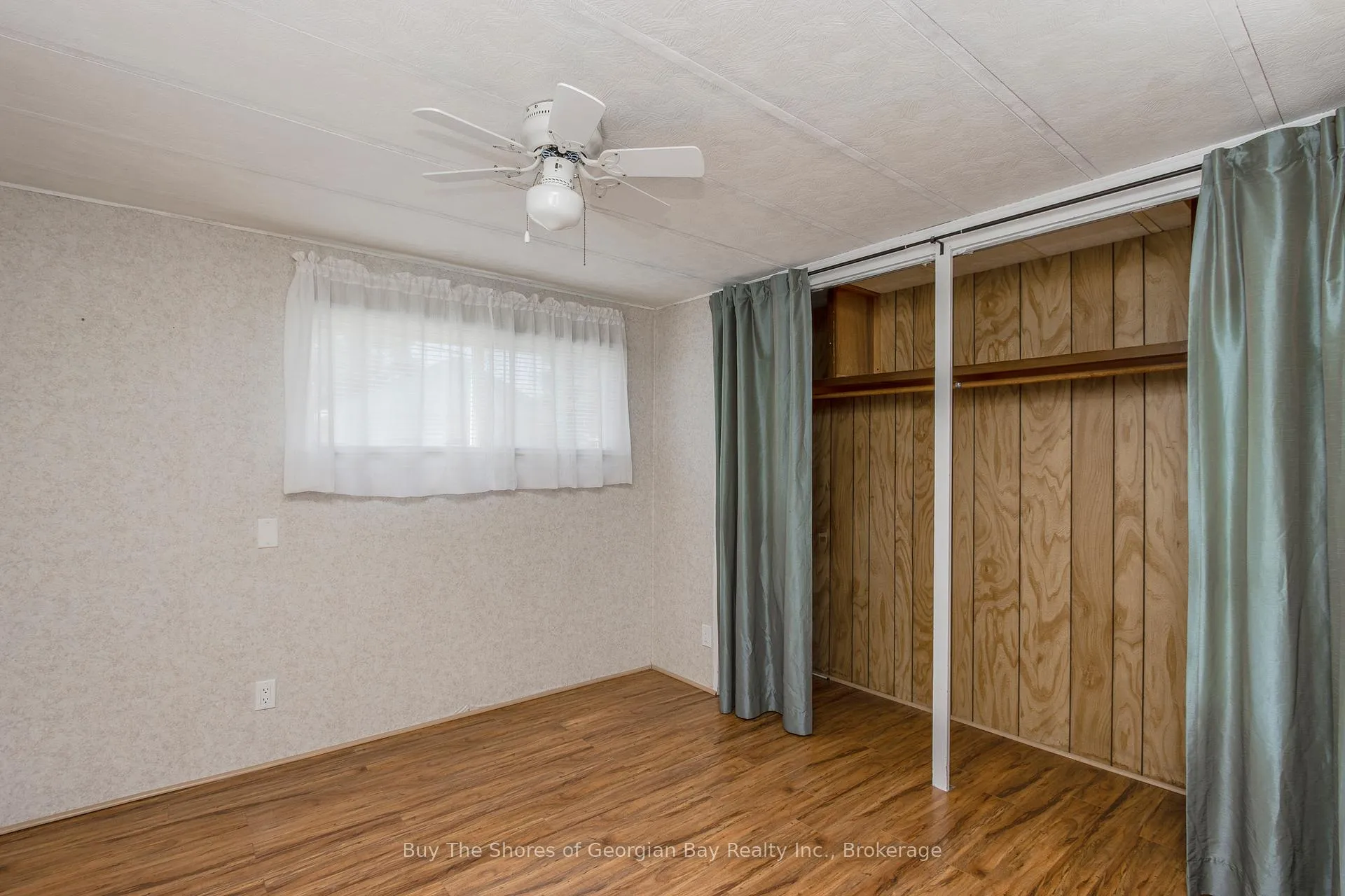 Photo 16 of 10 Maple Lane, Midland — HOMEH