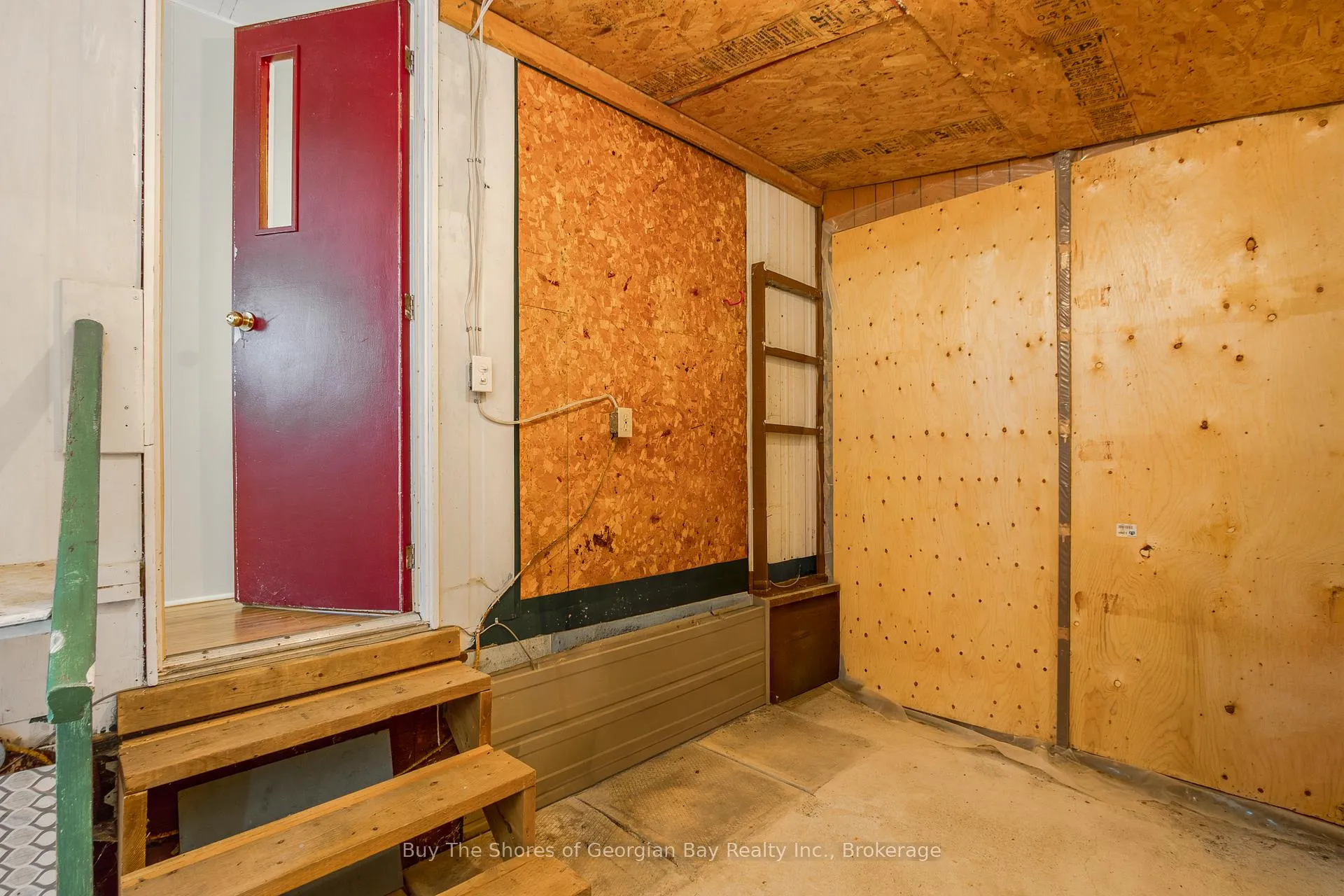 Photo 18 of 10 Maple Lane, Midland — HOMEH